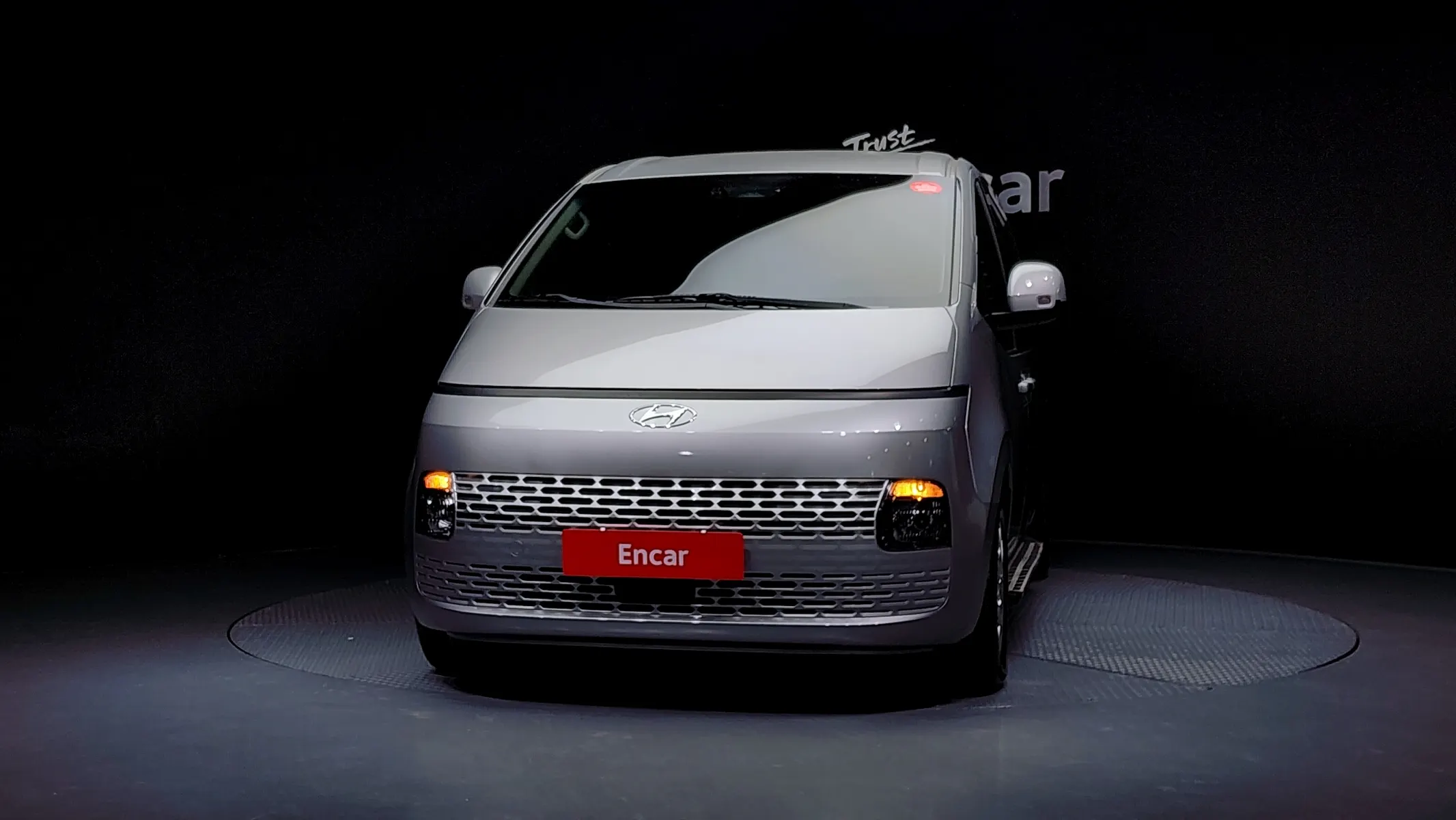 Hyundai Staria 9 2021 2/5