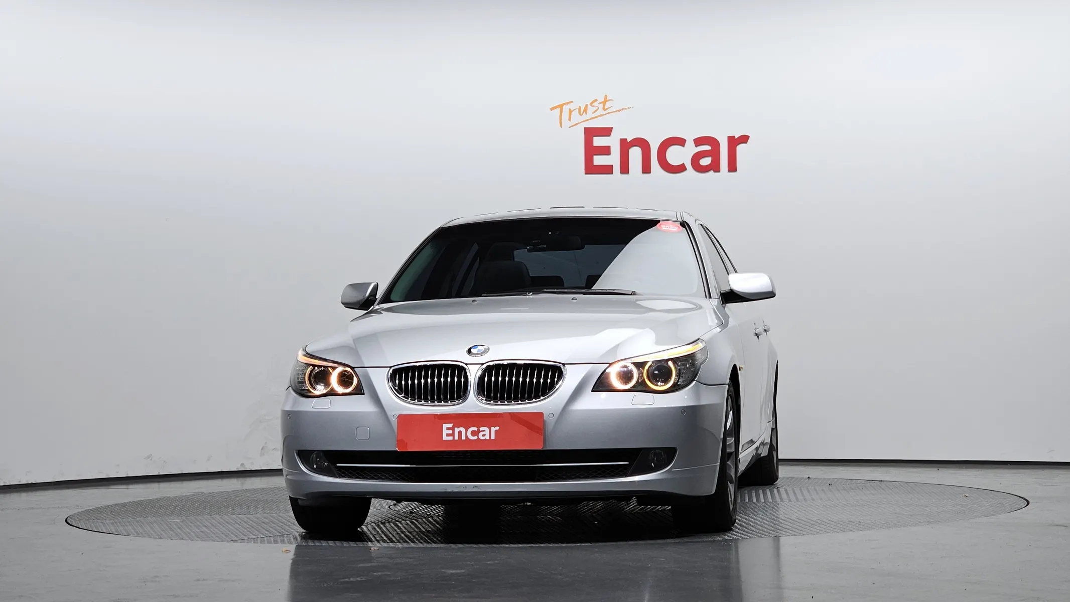 BMW 5 Series (E60) 528i 2008 3/21