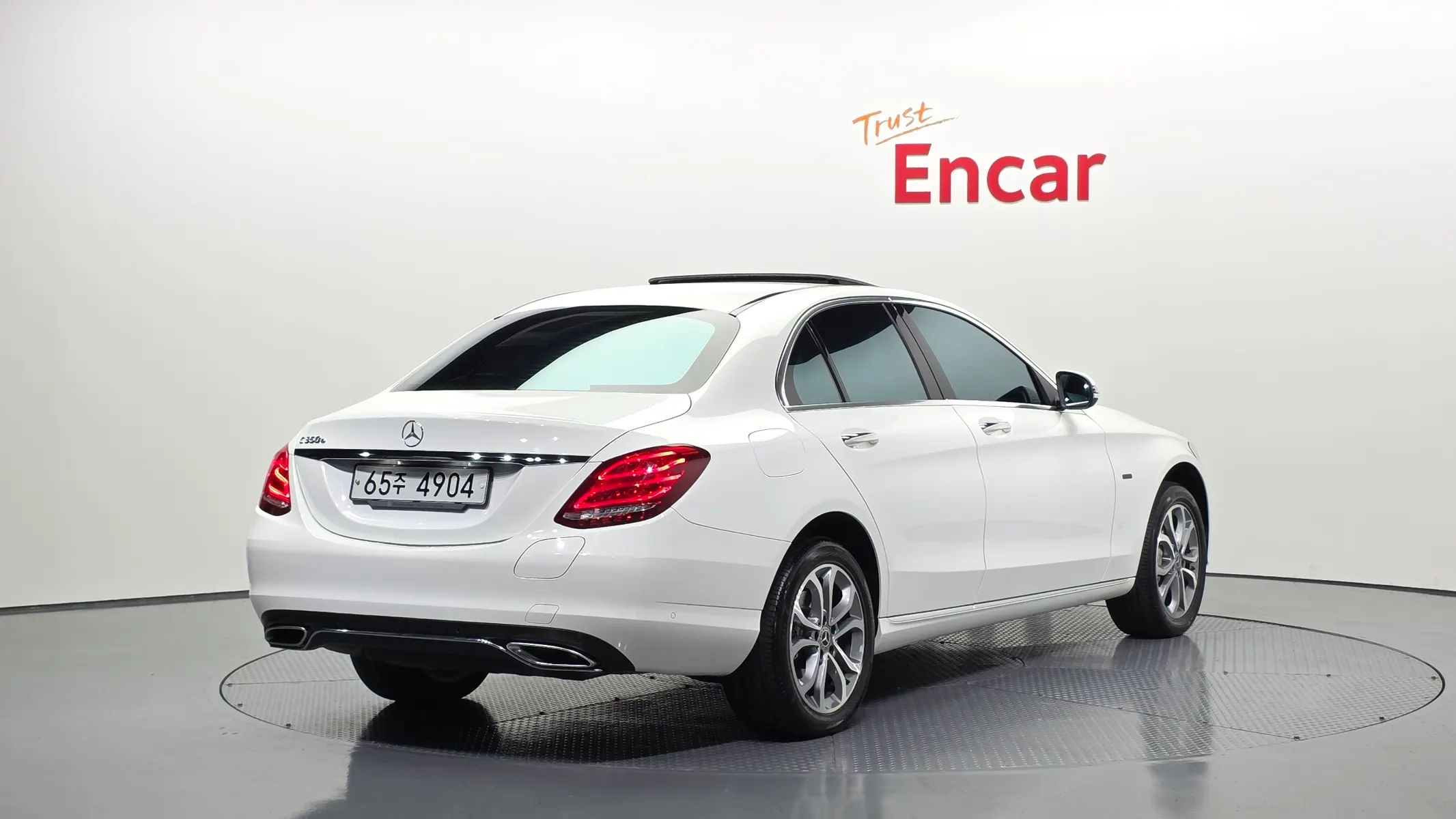Mercedes-Benz C-Class W205 C350e 2018 2/21