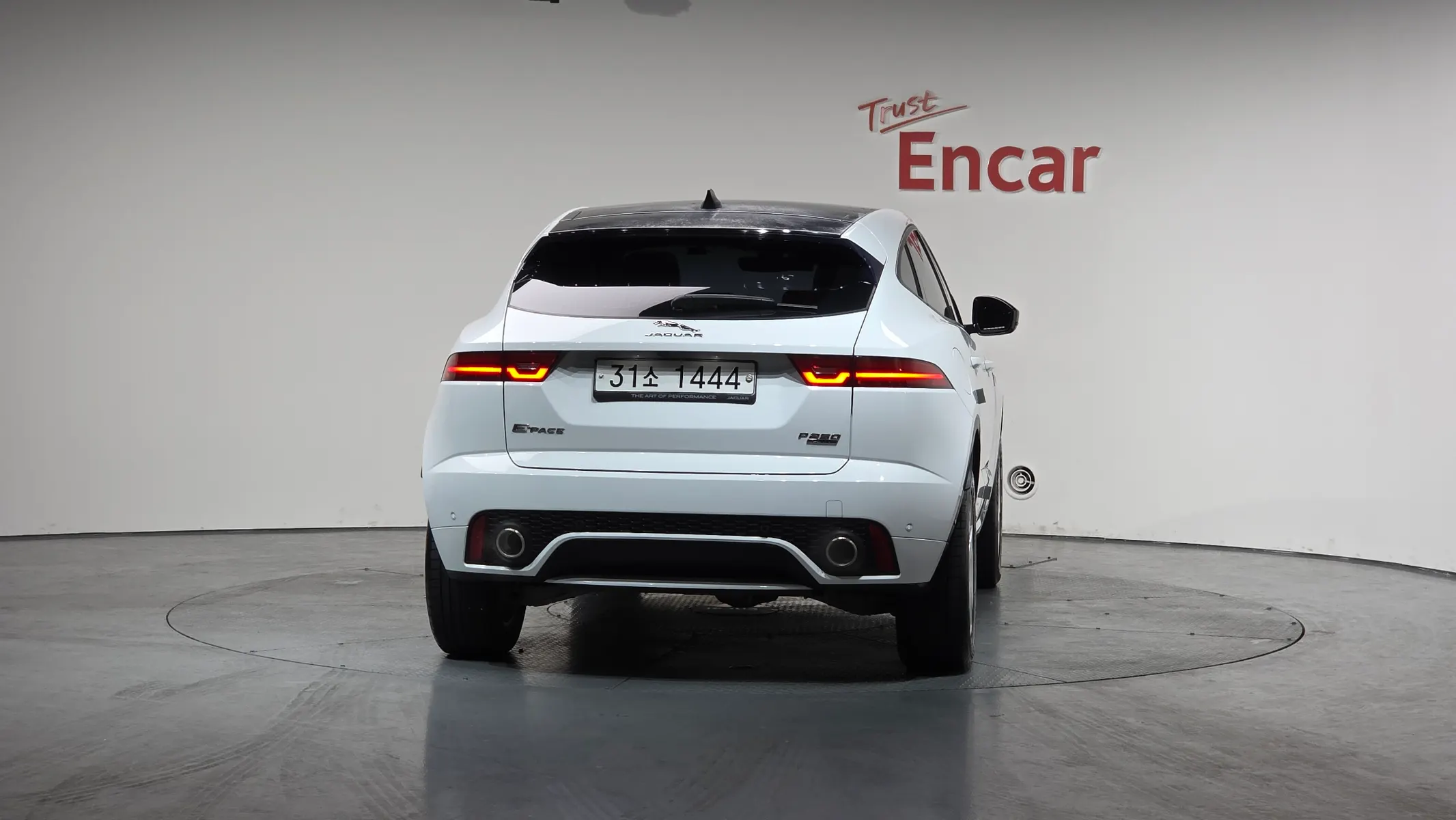 Jaguar E-PACE P250 R- SE 2018 3/5
