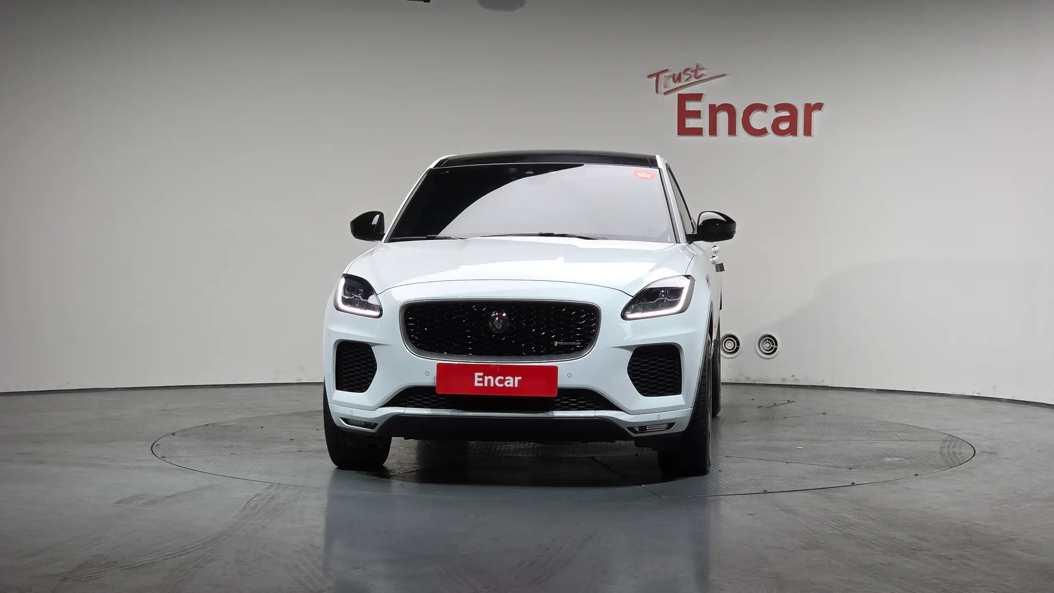 Jaguar E-PACE P250 R- SE 2018 2/5