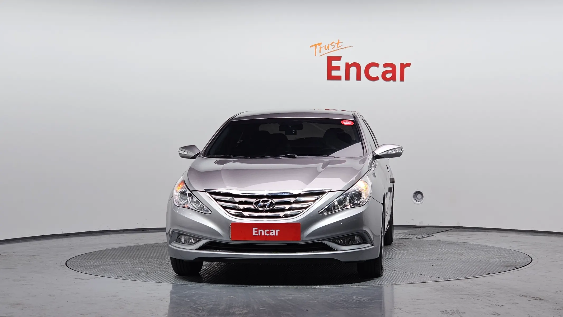 Hyundai YF Y20 2010 2/5