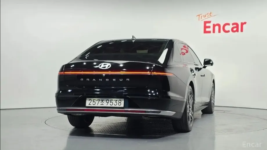 Hyundai (GN7) 2023 3/5
