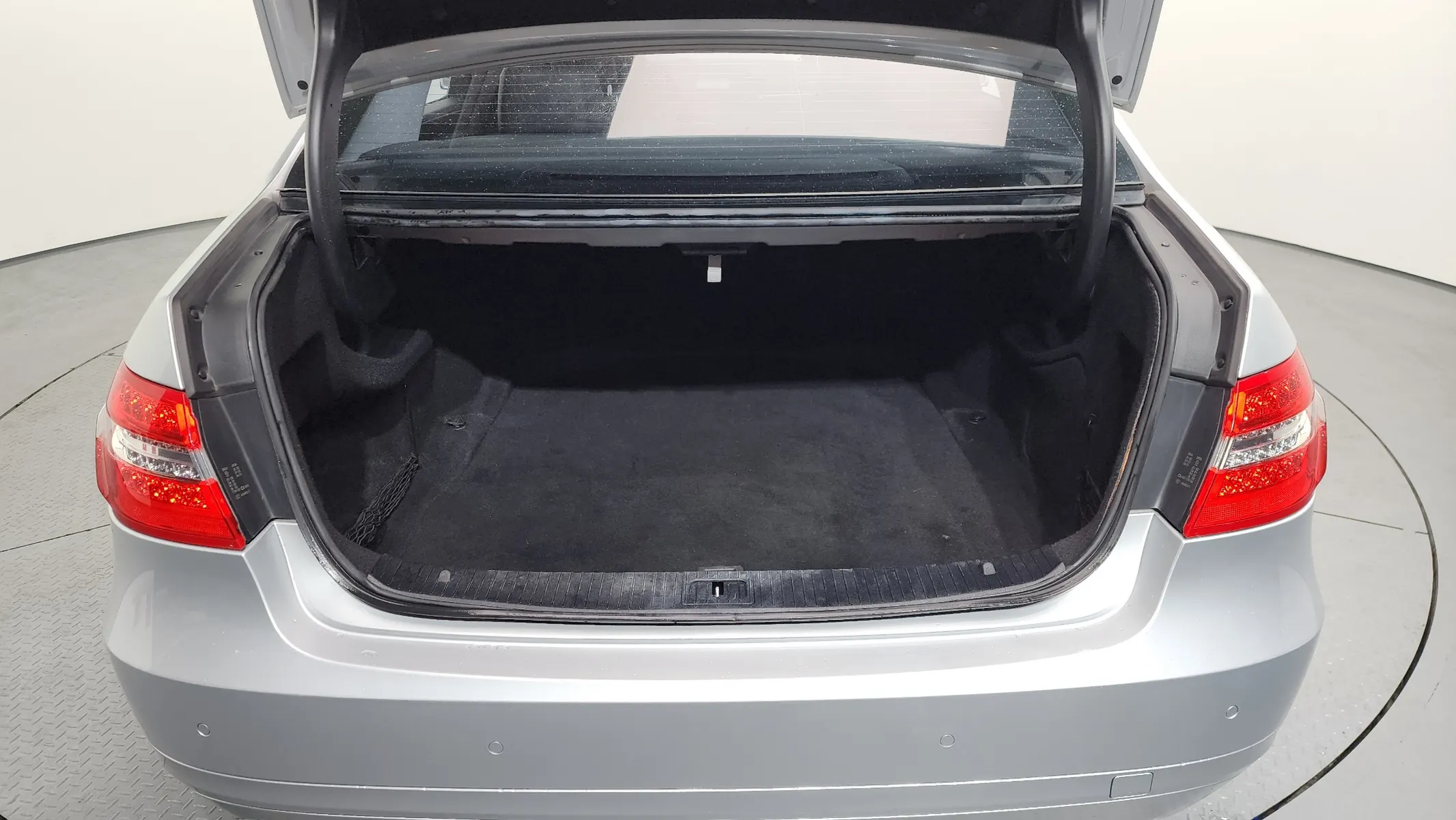 Mercedes-Benz E-Class W212 E200 CGI 2012 20/21