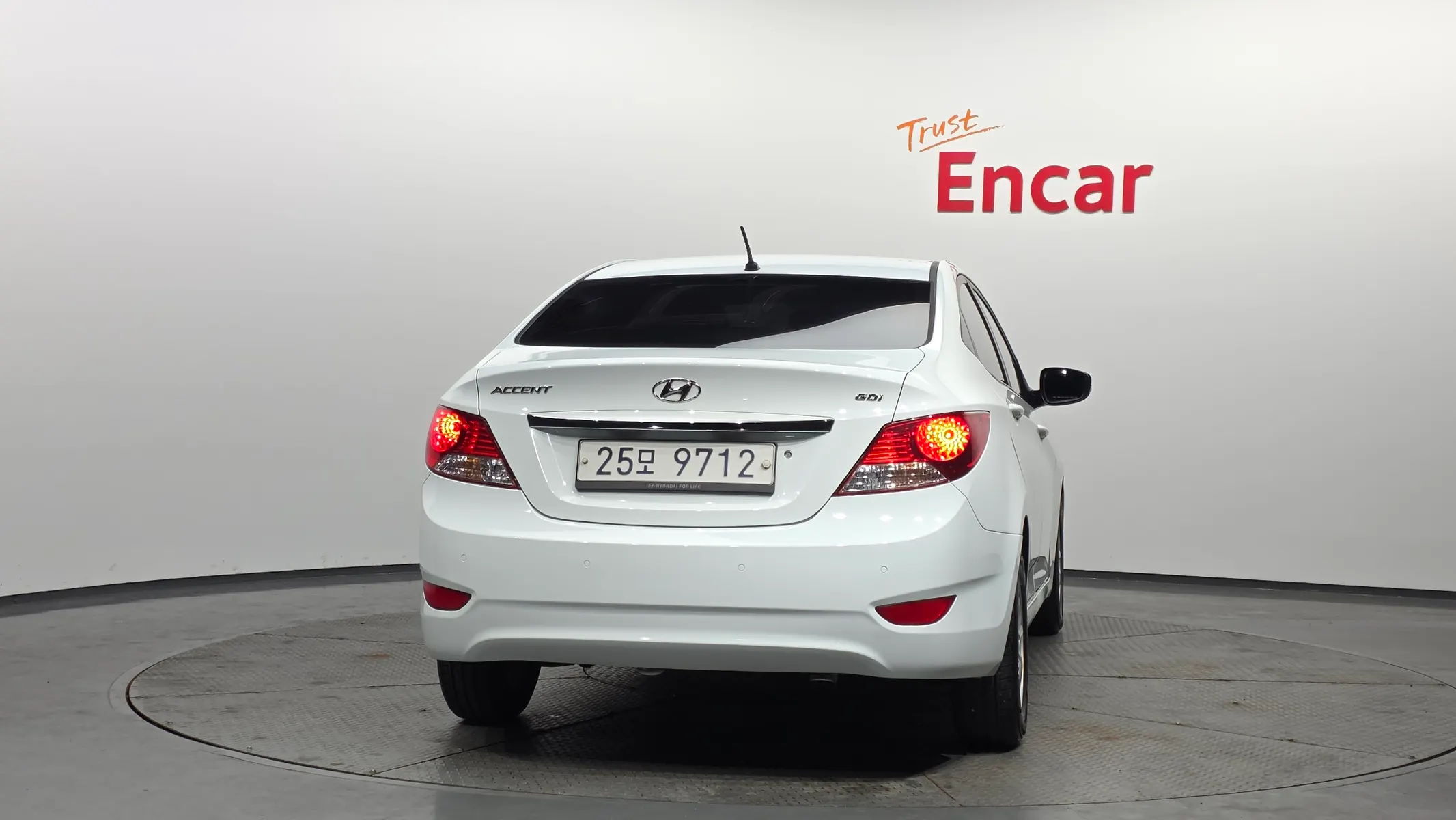 Hyundai () 1.6 GDI 2012 3/5
