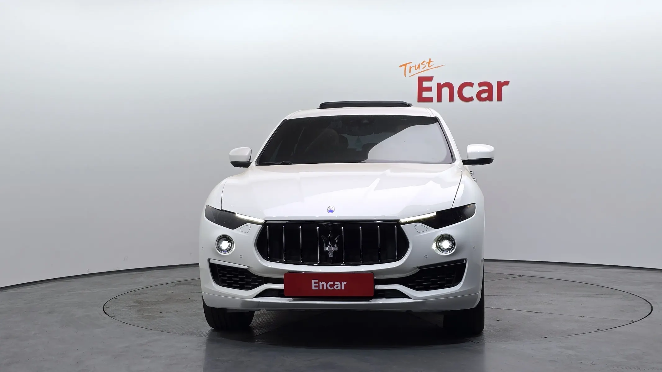 Maserati 르반떼 3.0 AWD 2017 2/5