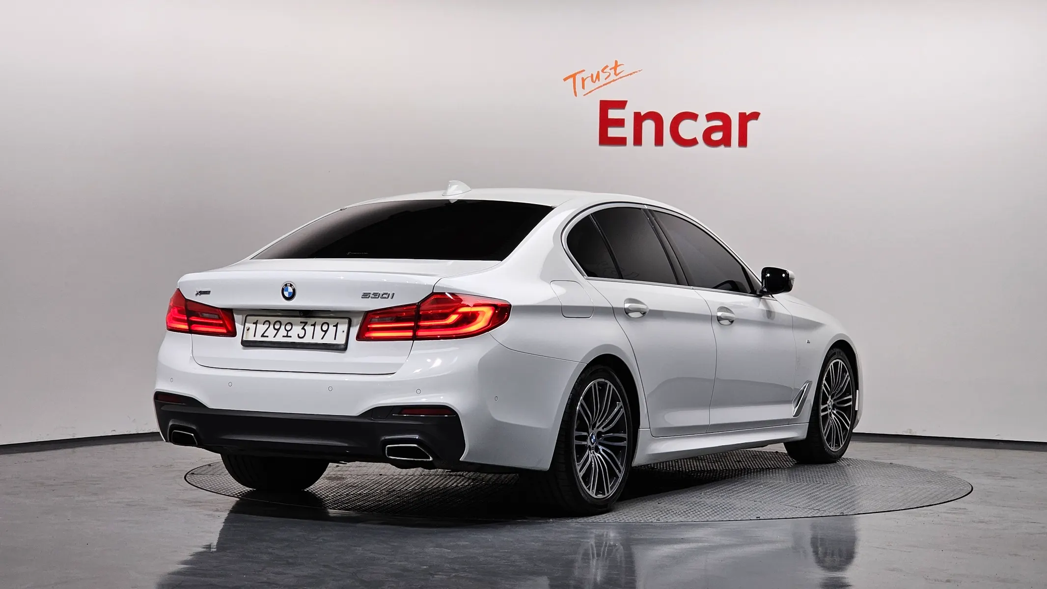BMW 5 Series (G30) 530i M 2020 2/41