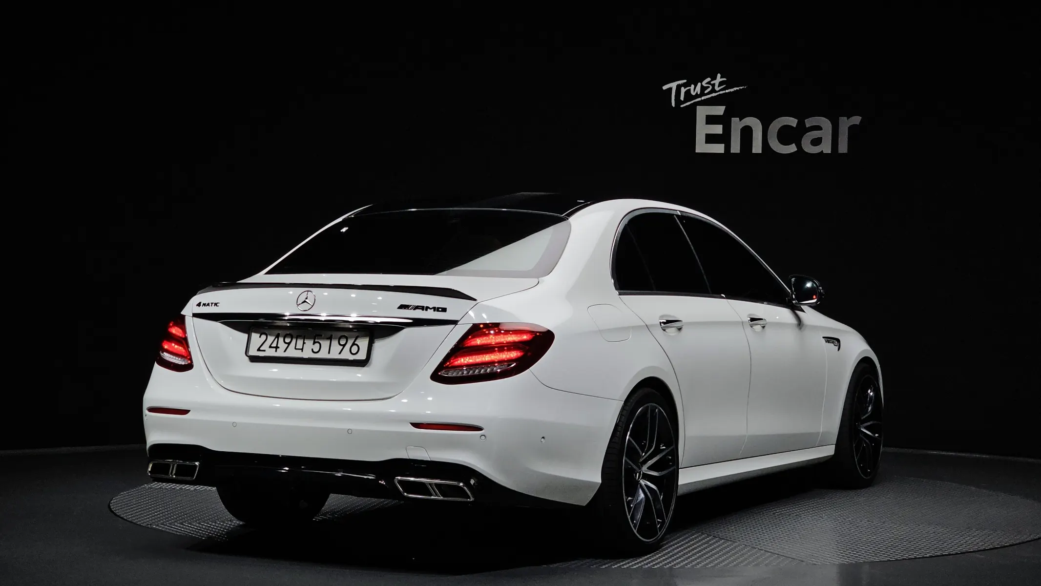 Mercedes-Benz E-Class W213 E300 4MATIC AMG Line 2018 2/21