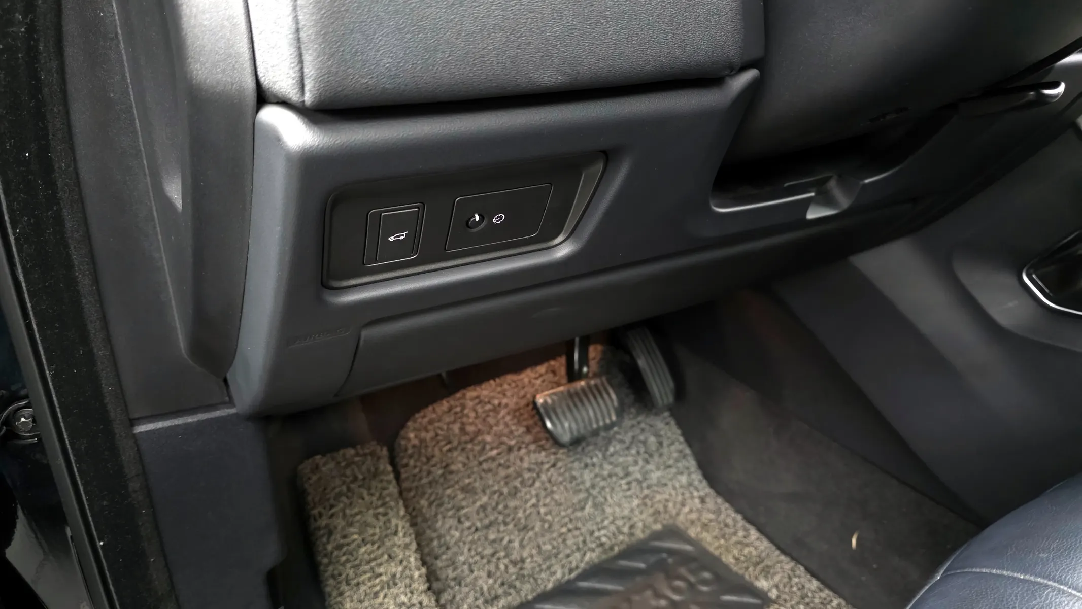 Land Rover 레인지로버 이보크 2.0 TD4 SE 2018 32/33