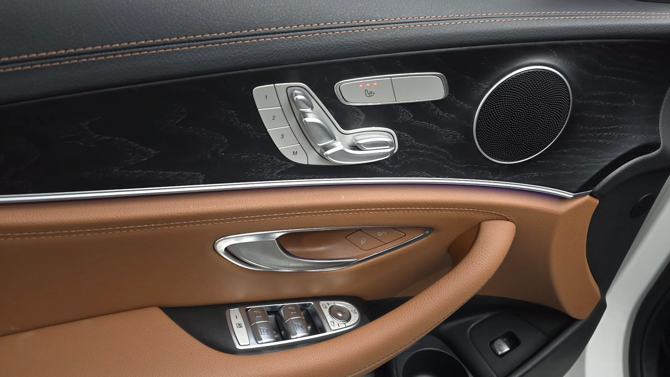 Mercedes-Benz E-Class W213 E220d 4MATIC AMG Line 2021 31/32