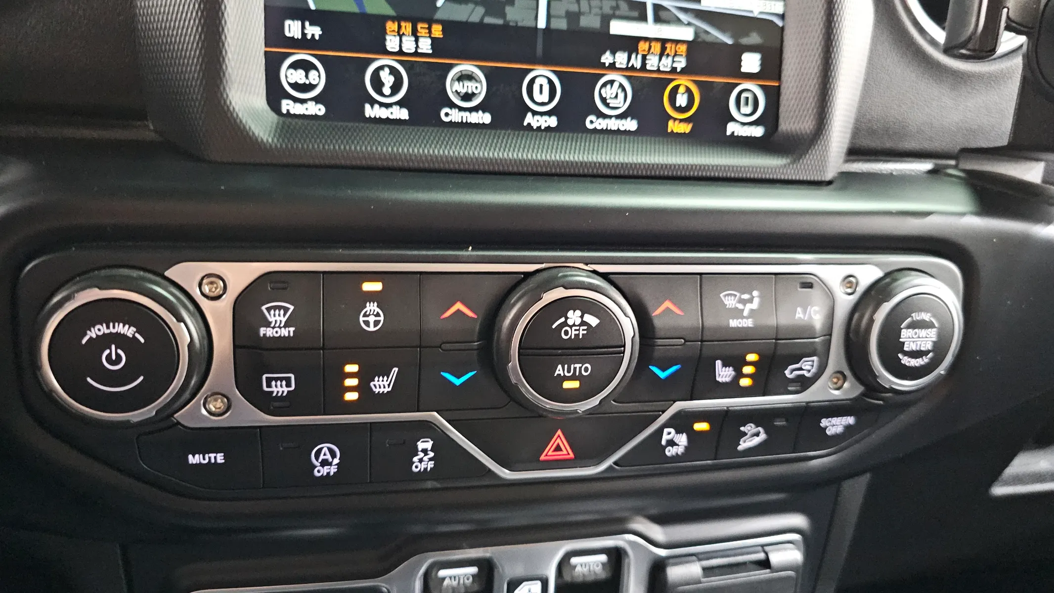 Jeep (JL) 2.0 4 2019 29/30