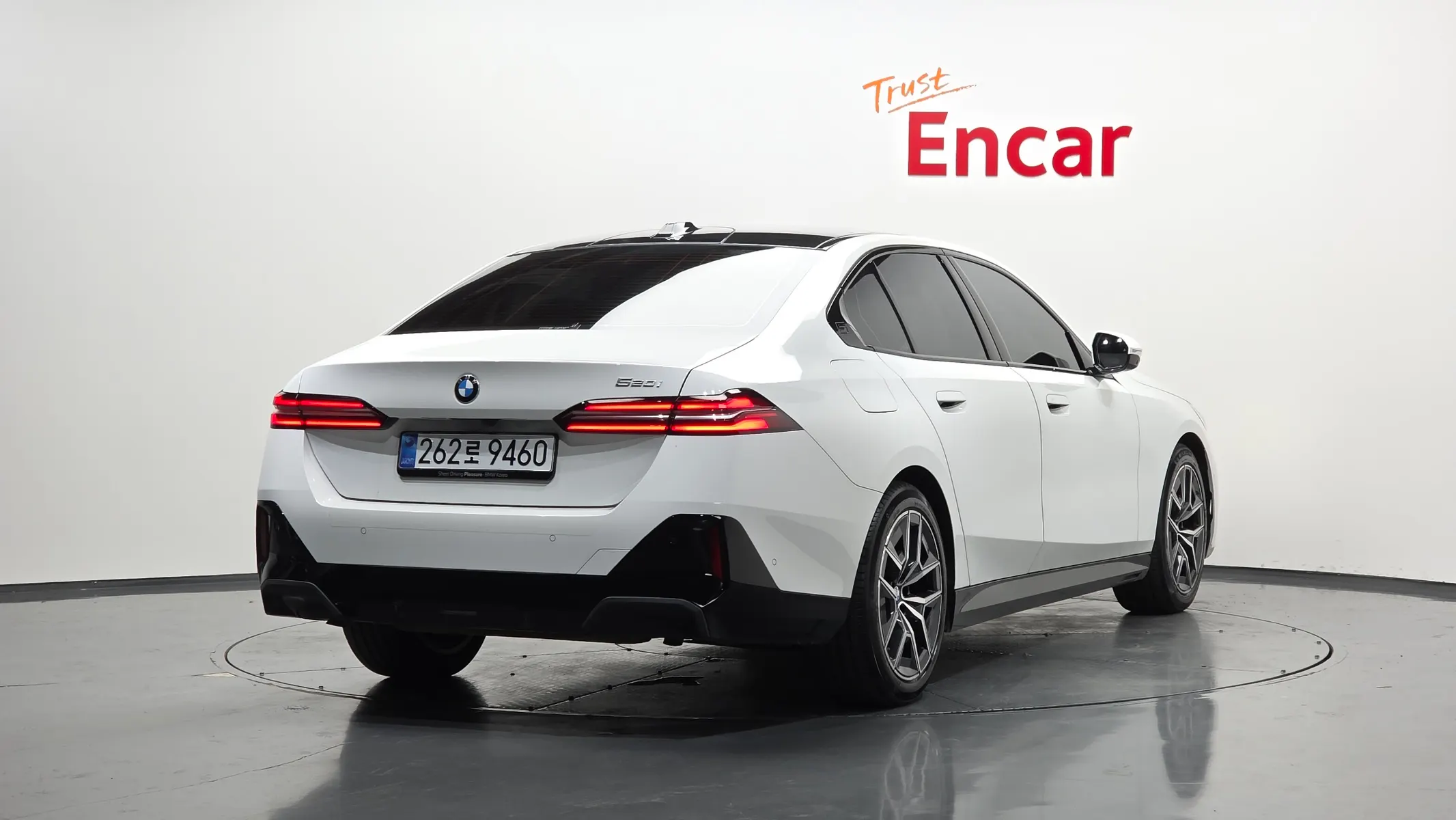 BMW 5 Series (G60) 520i M 2025 2/34
