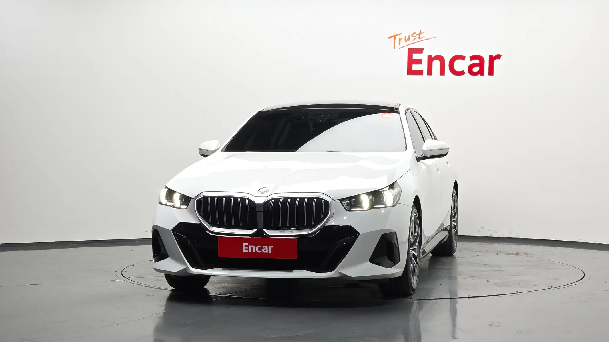 BMW 5 Series (G60) 520i M 2025 3/34
