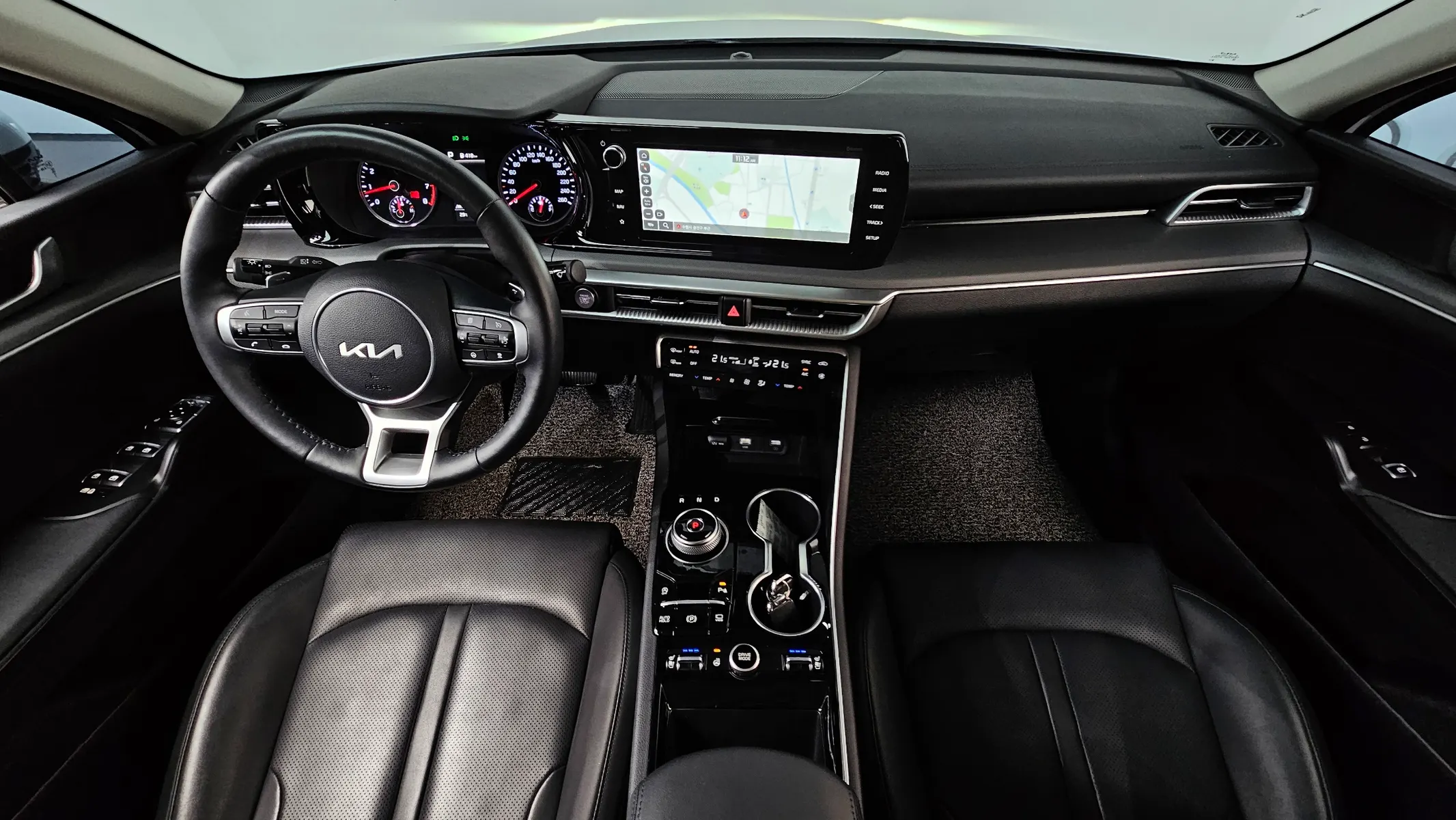 Kia K5 3 2.0 2023 4/5