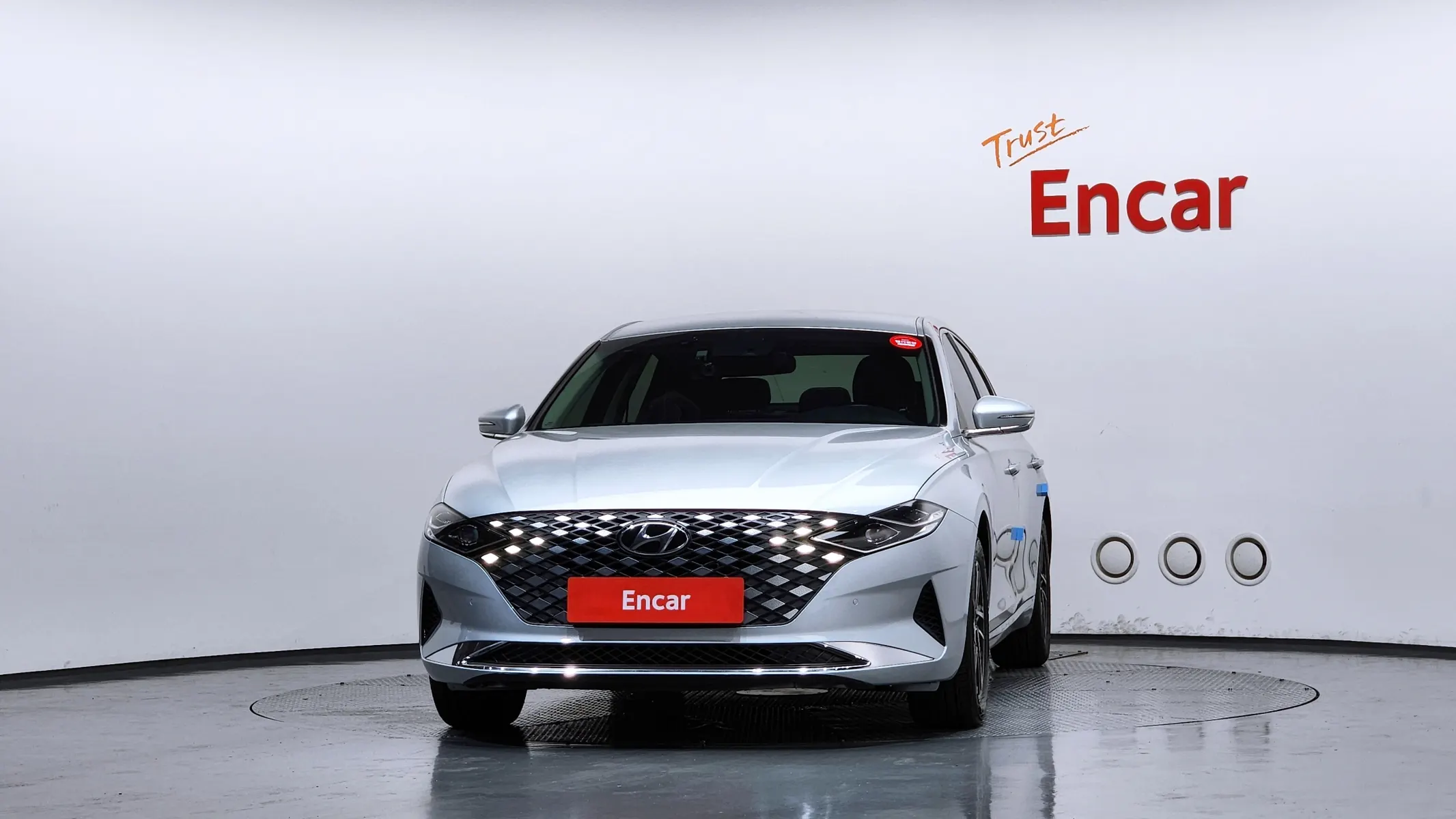 Hyundai IG 3.0 LPi () 2022 2/5