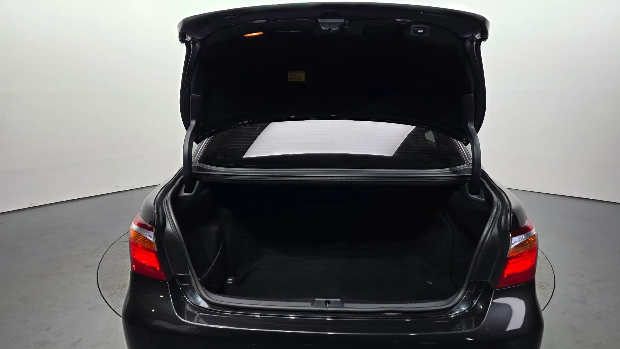Lexus LS600hL 5 Ottoman 2010 20/21
