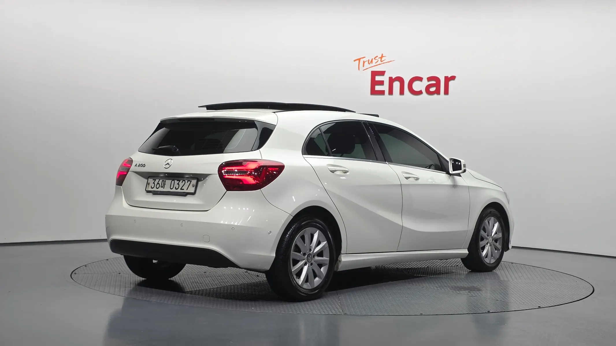 Mercedes-Benz A-Class W176 A200 2016 2/21