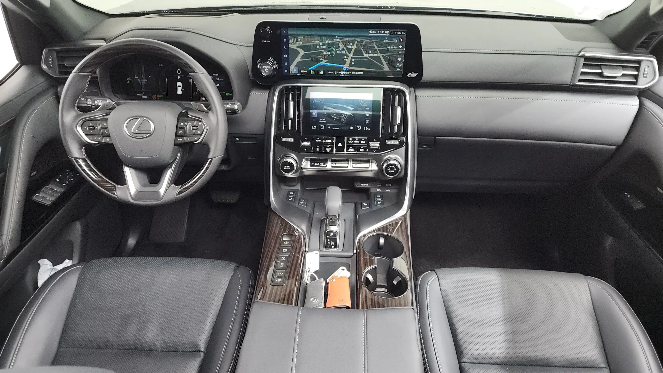 Lexus LX 4 700h 2025 4/5