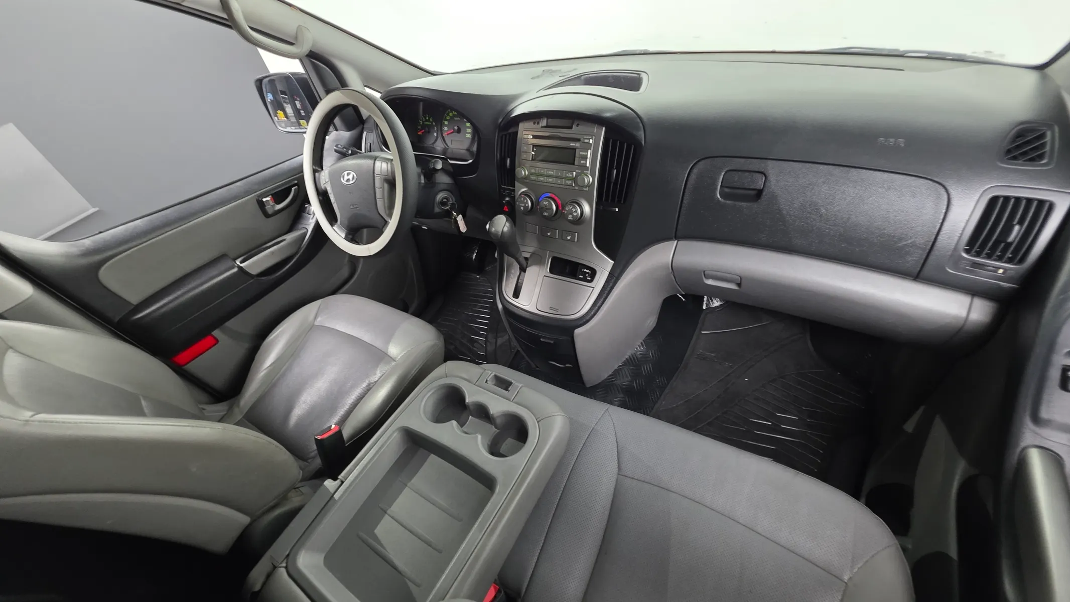 Hyundai Grand Starex 3 LPi 2013 4/5