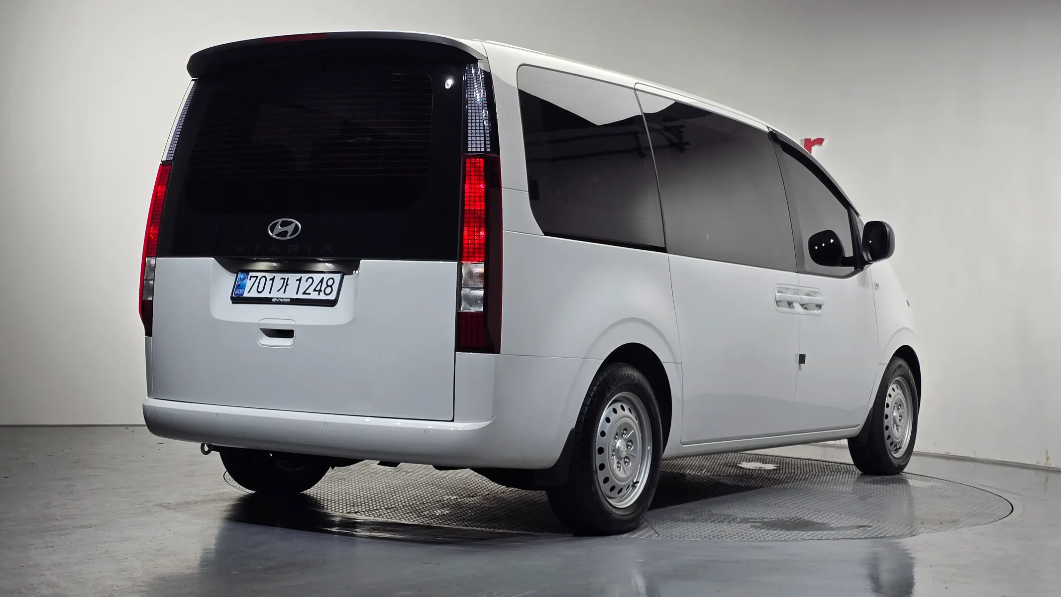 Hyundai Staria 11 2024 2/33