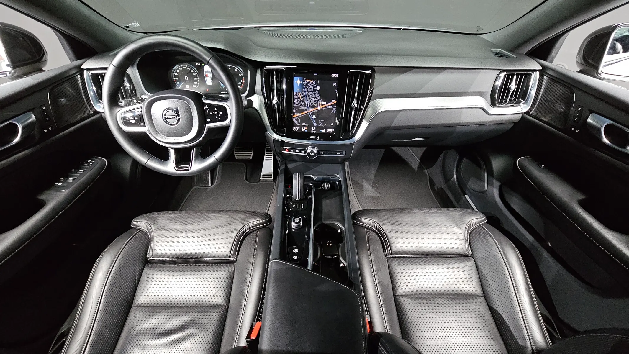 Volvo S60 3 B5 R- 2022 4/5