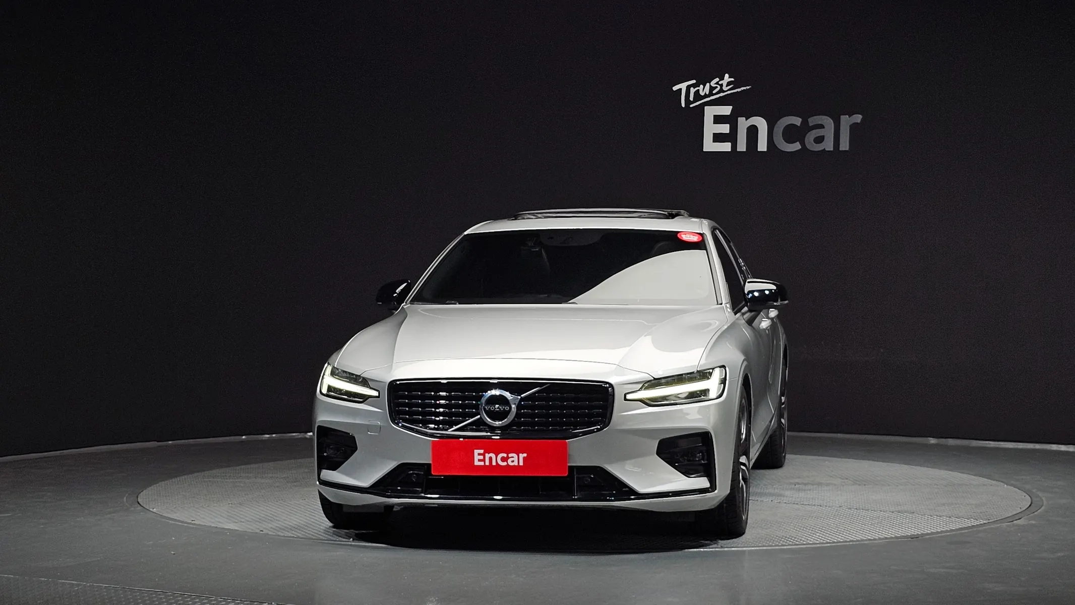 Volvo S60 3 B5 R- 2022 2/5