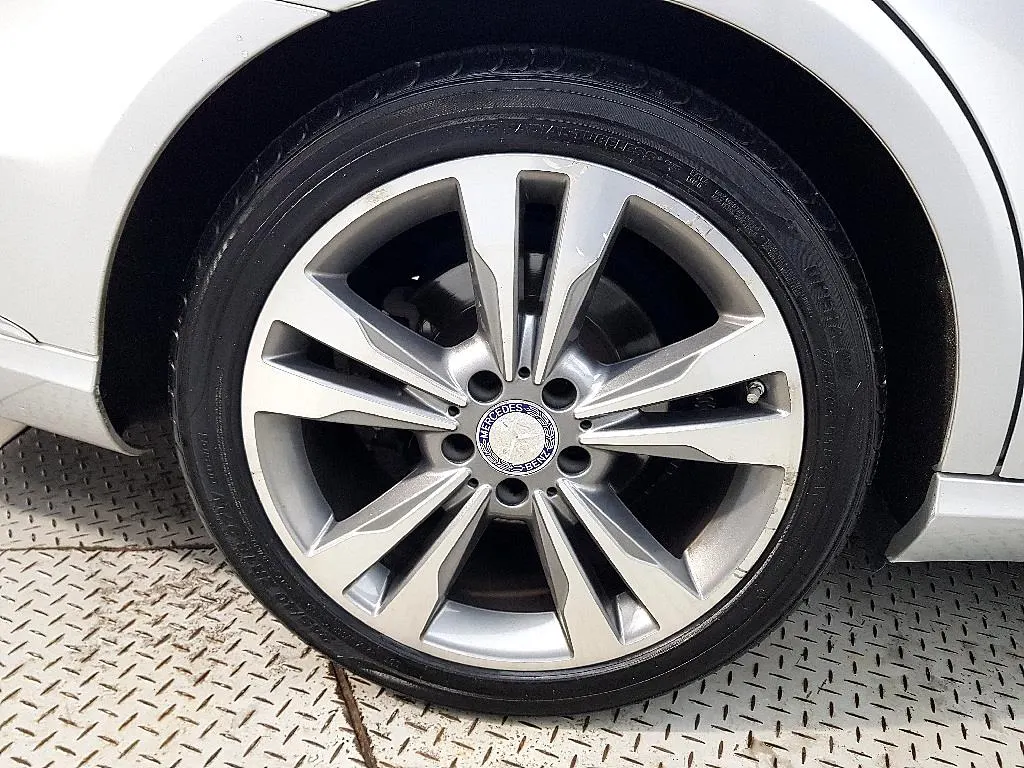 Mercedes-Benz E-Class W212 E300 4MATIC 2014 20/21
