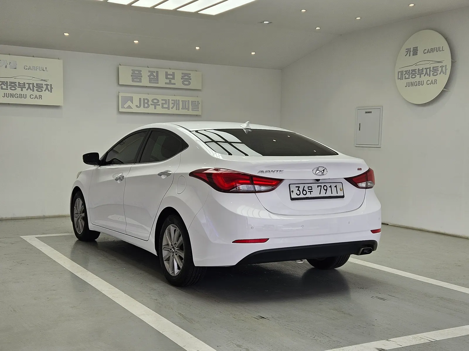 Hyundai 아반떼 1.6 GDi 2013 2/19