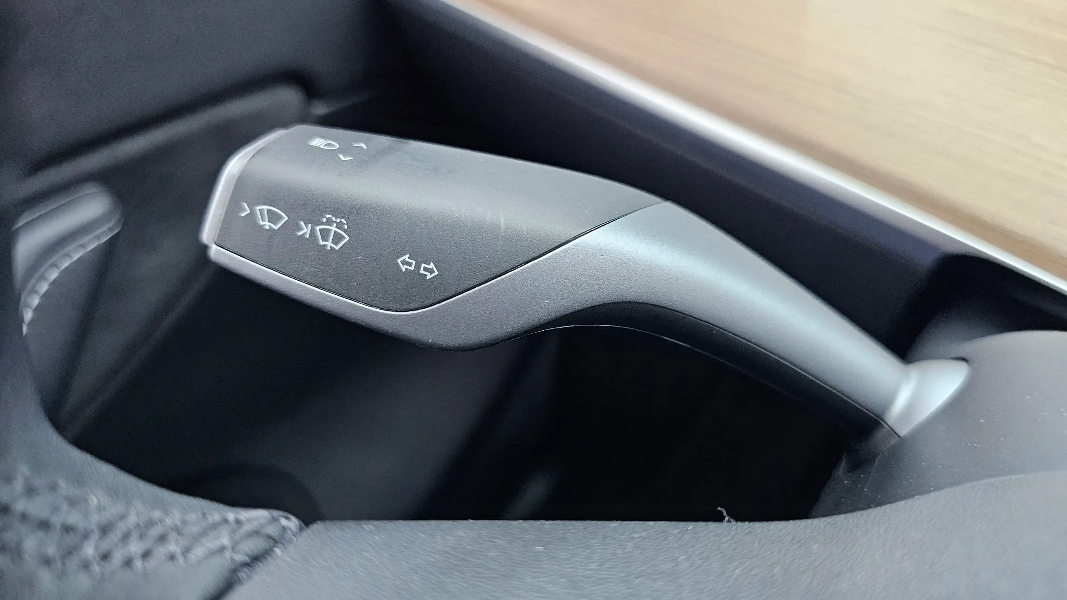 Tesla Y AWD 2021 34/35