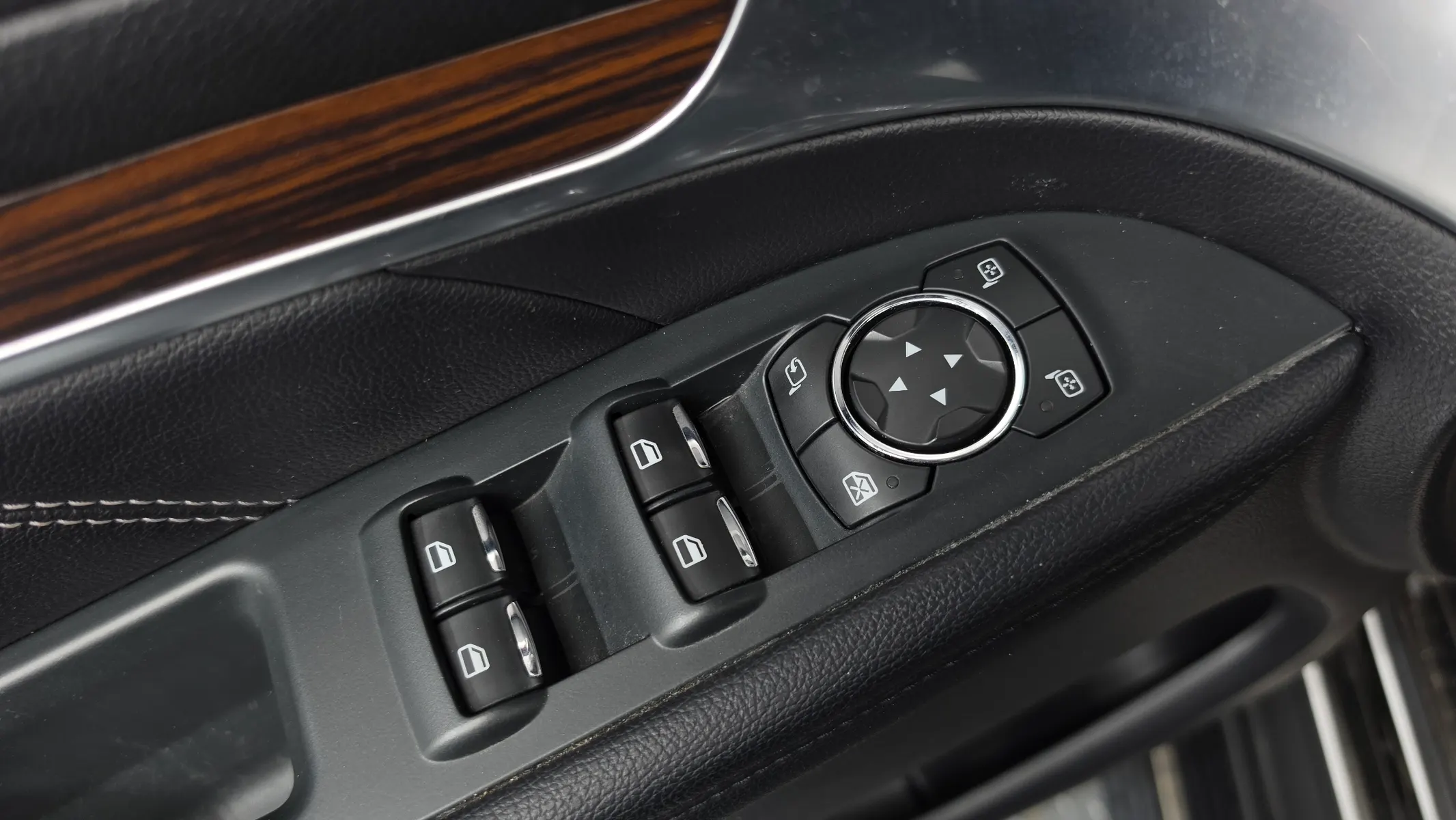Ford 익스플로러 3.5 4WD 2018 34/35