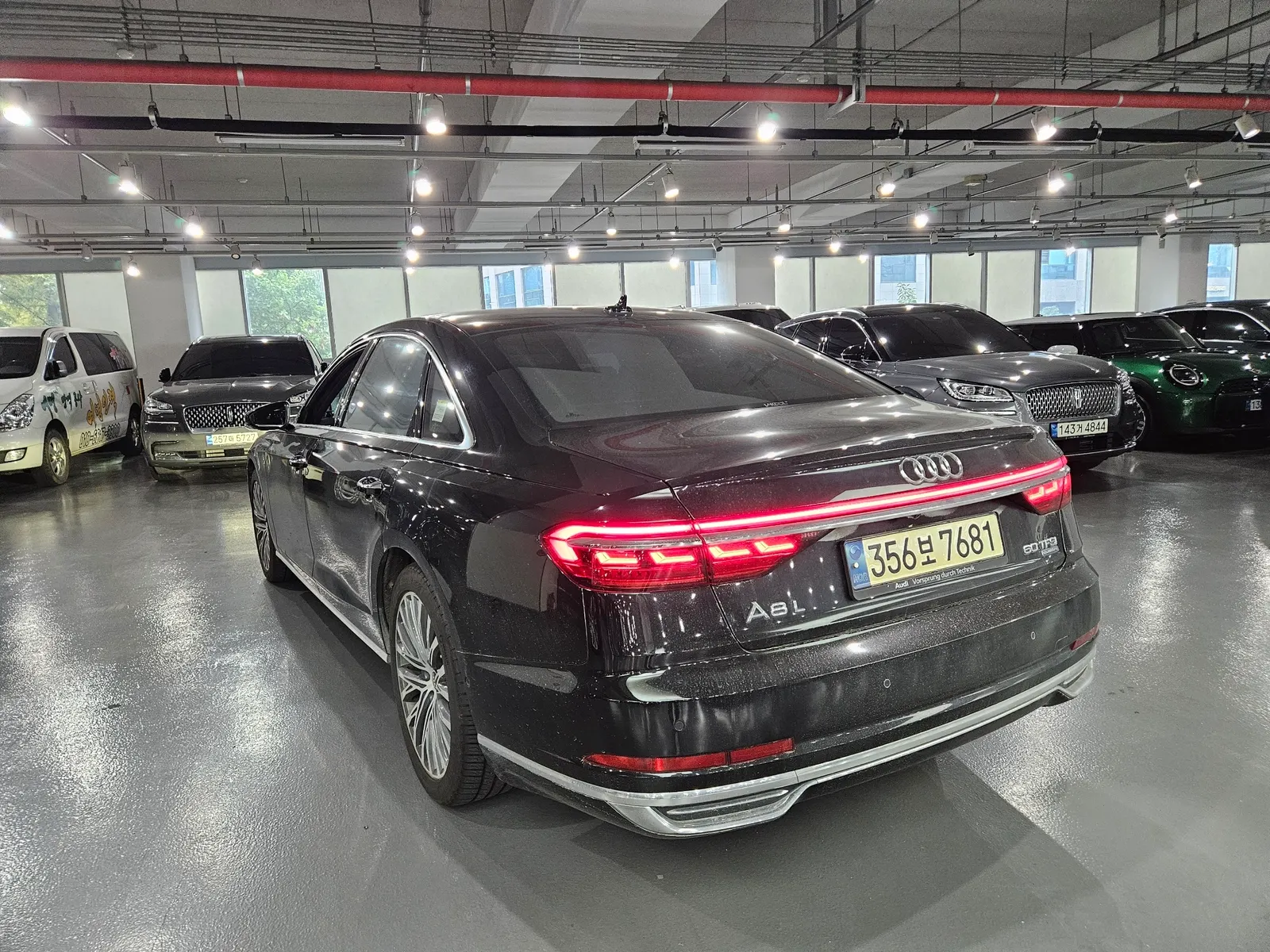 Audi A8 (D5) 60 TFSI LWB 2021 3/9