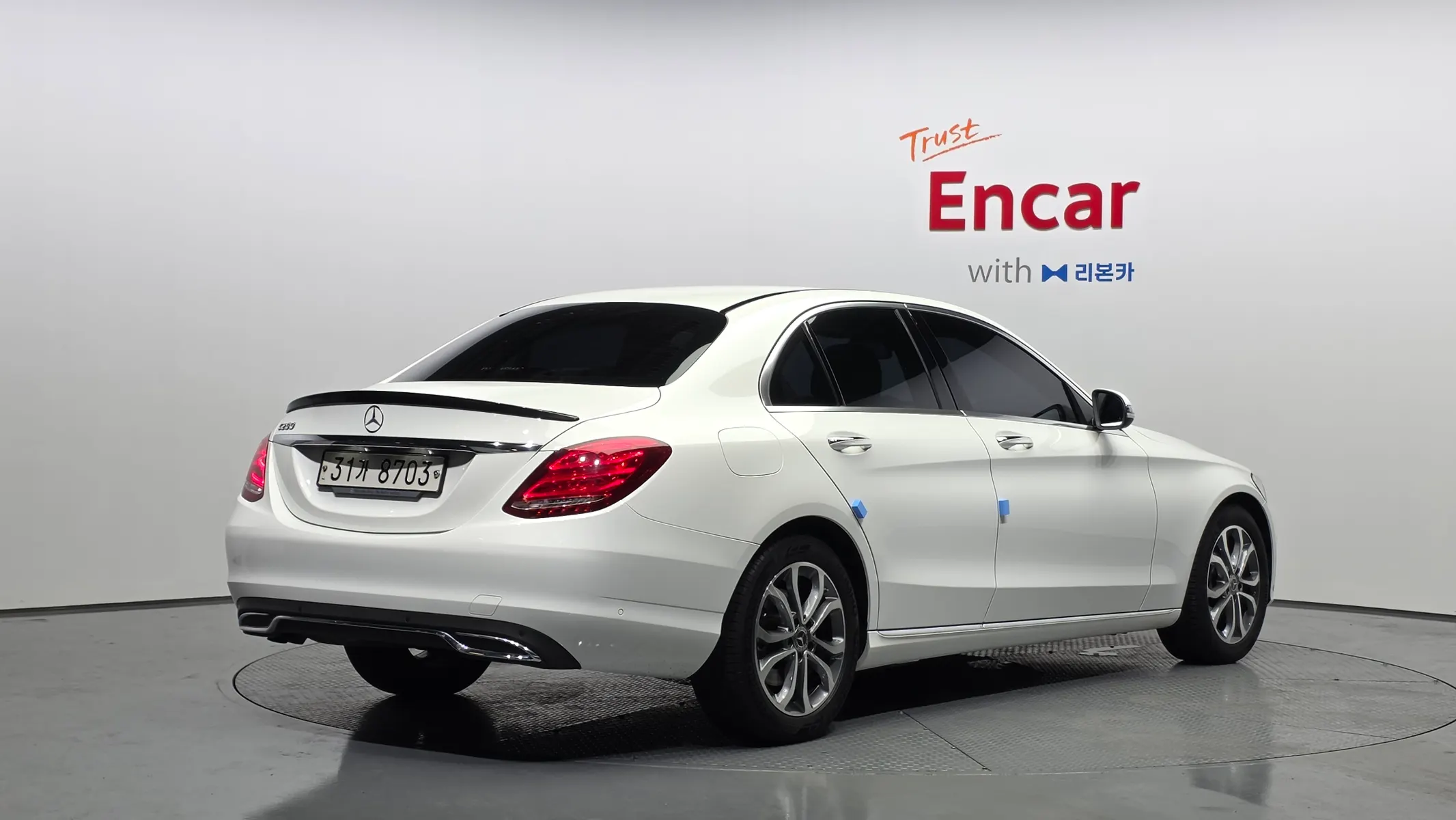 Mercedes-Benz C-Class W205 C200 2017 2/31