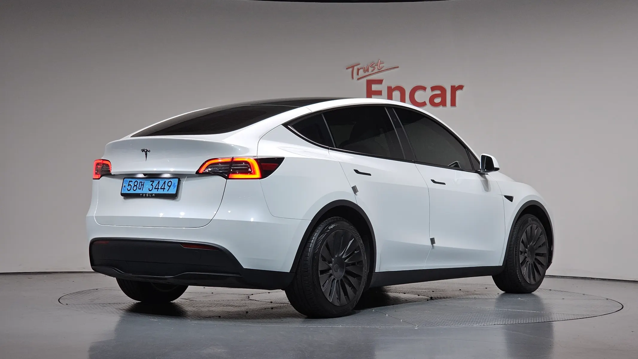 Tesla Y RWD 2023 2/36