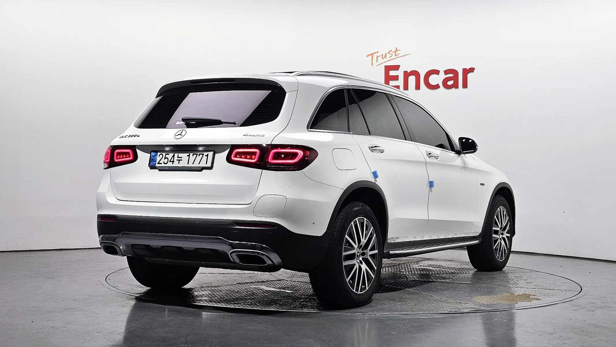 Mercedes-Benz GLC-Class X253 GLC300e 4MATIC 2020 2/36