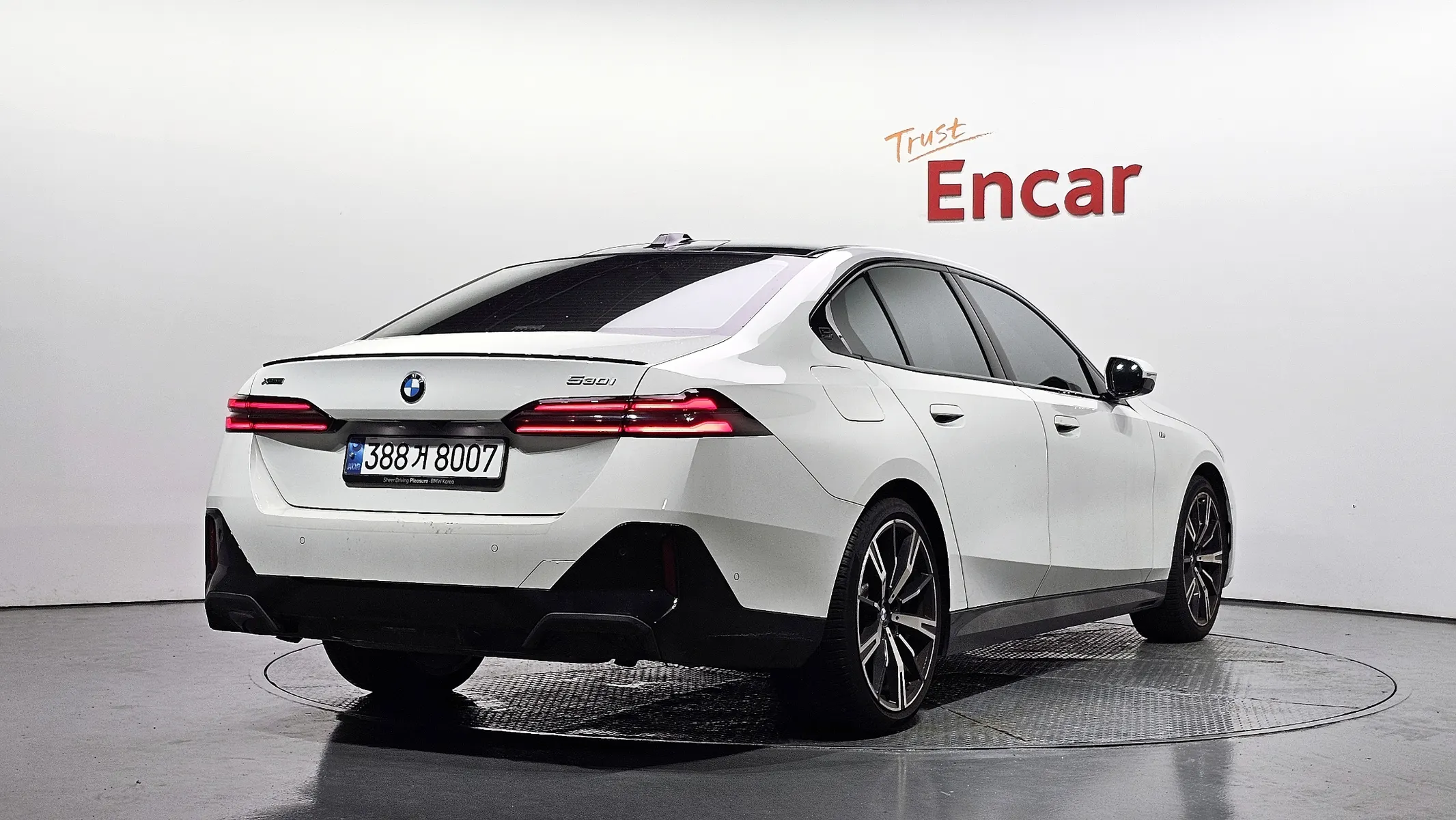 BMW 5 Series (G60) 530i xDrive M 2025 2/21
