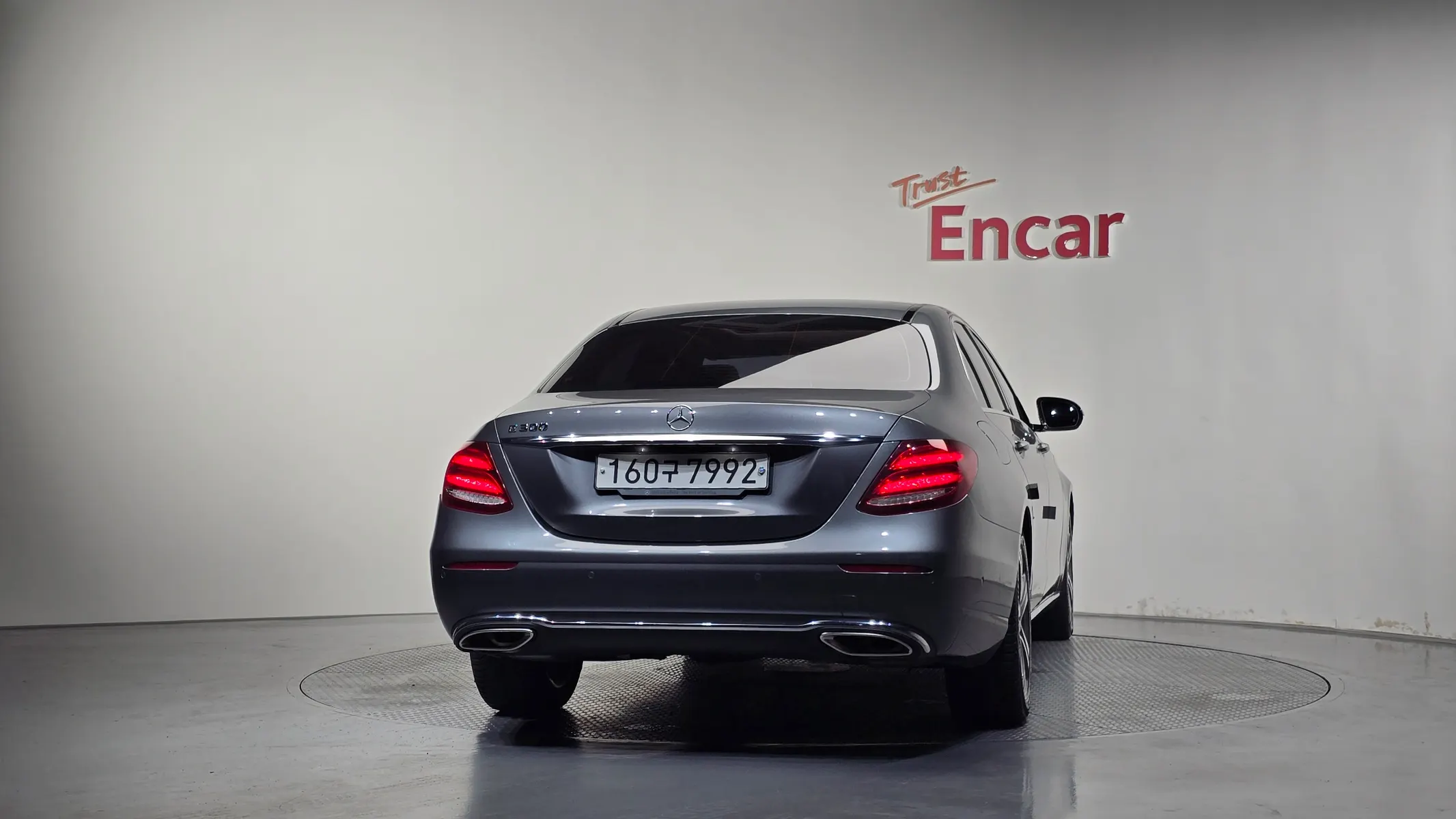Mercedes-Benz E-Class W213 E300 2019 3/32