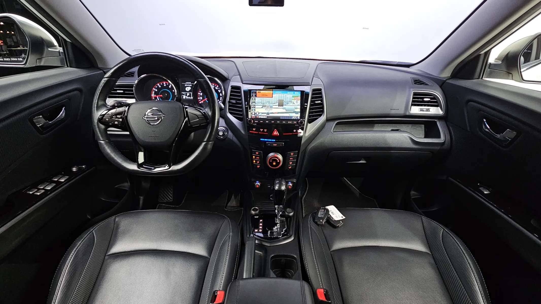 KG Mobility Tivoli VX 2WD 2017 3/5