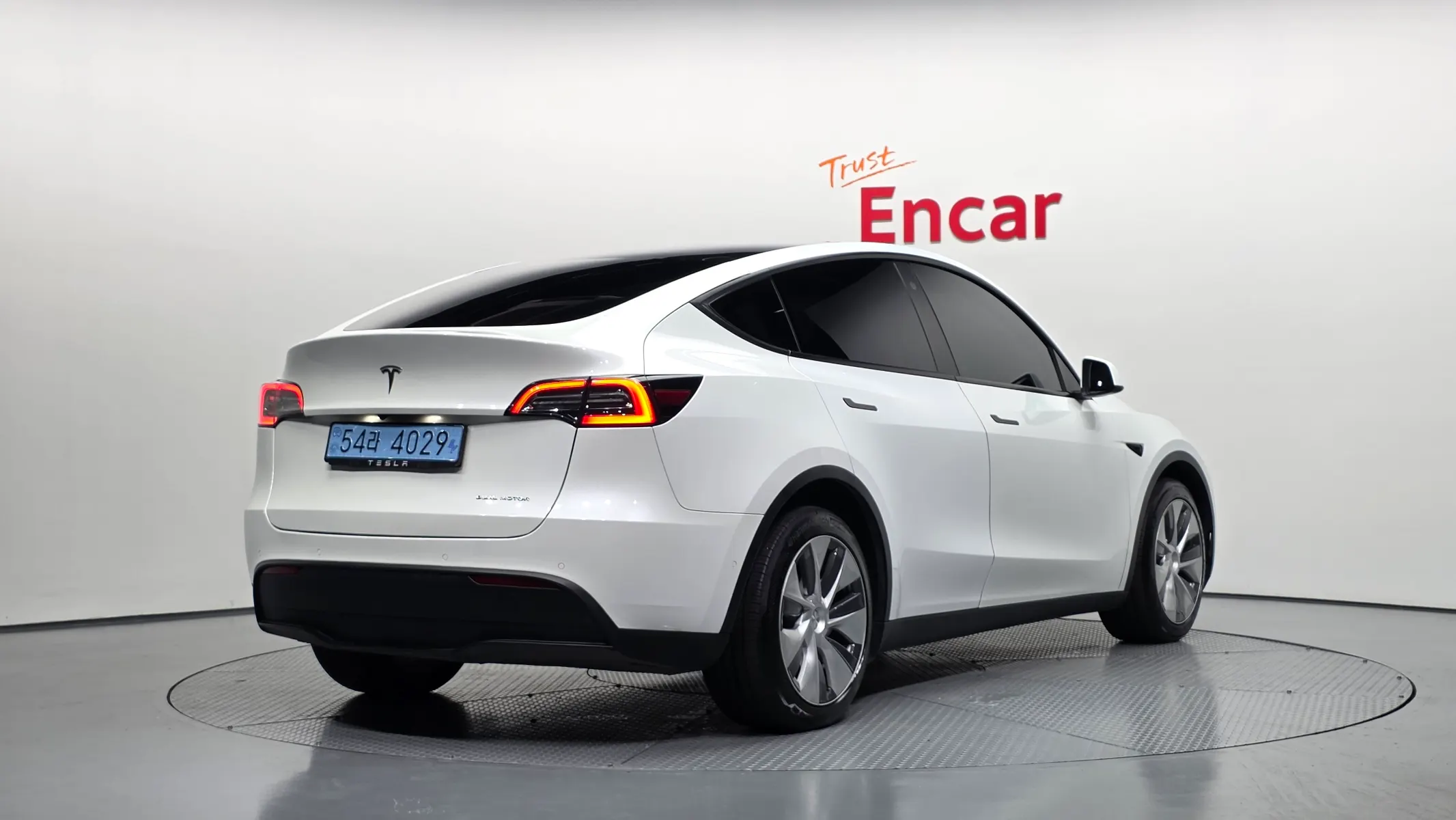 Tesla Y AWD 2022 2/35