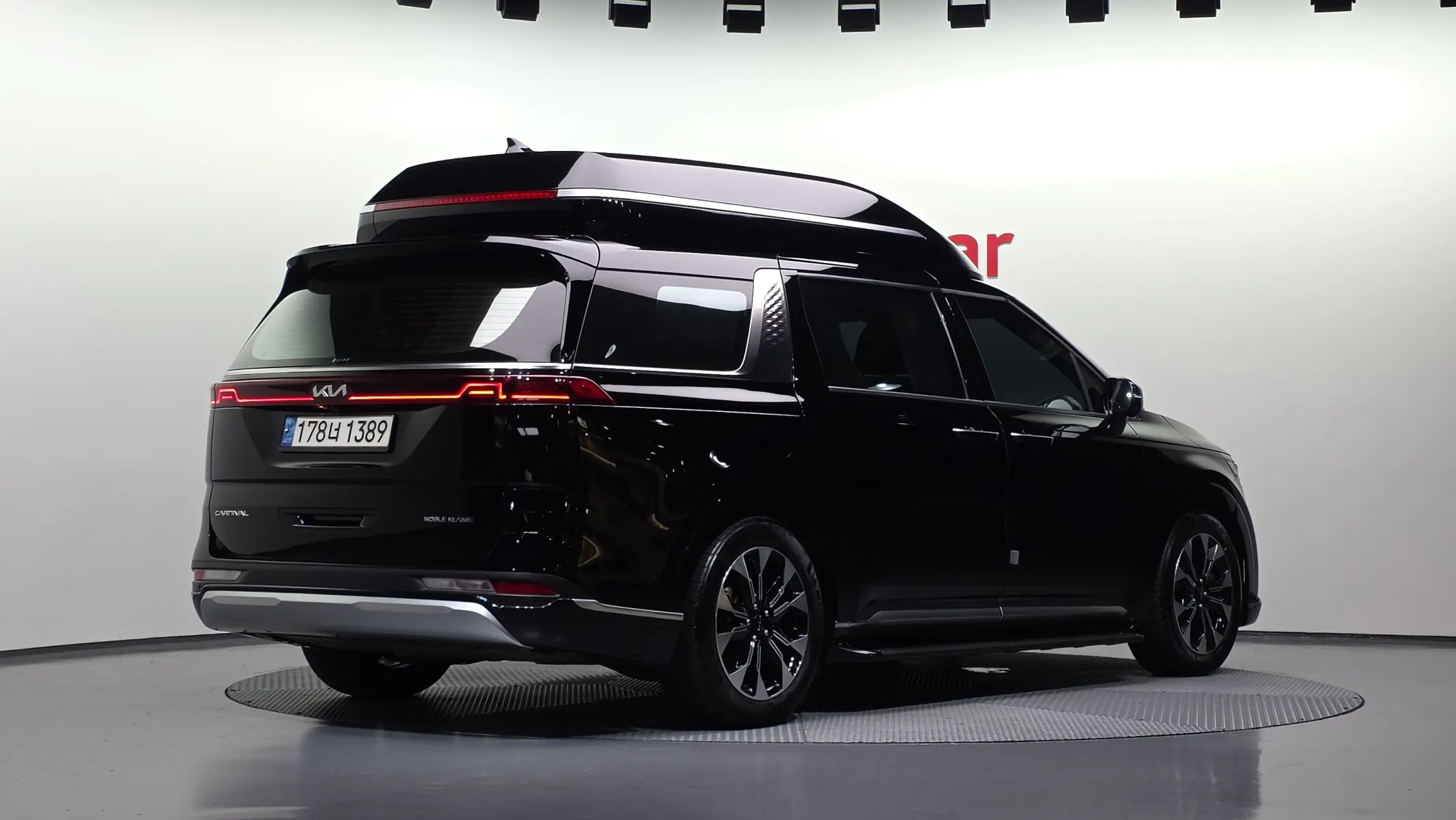 Kia Carnival 9 () 2022 2/36