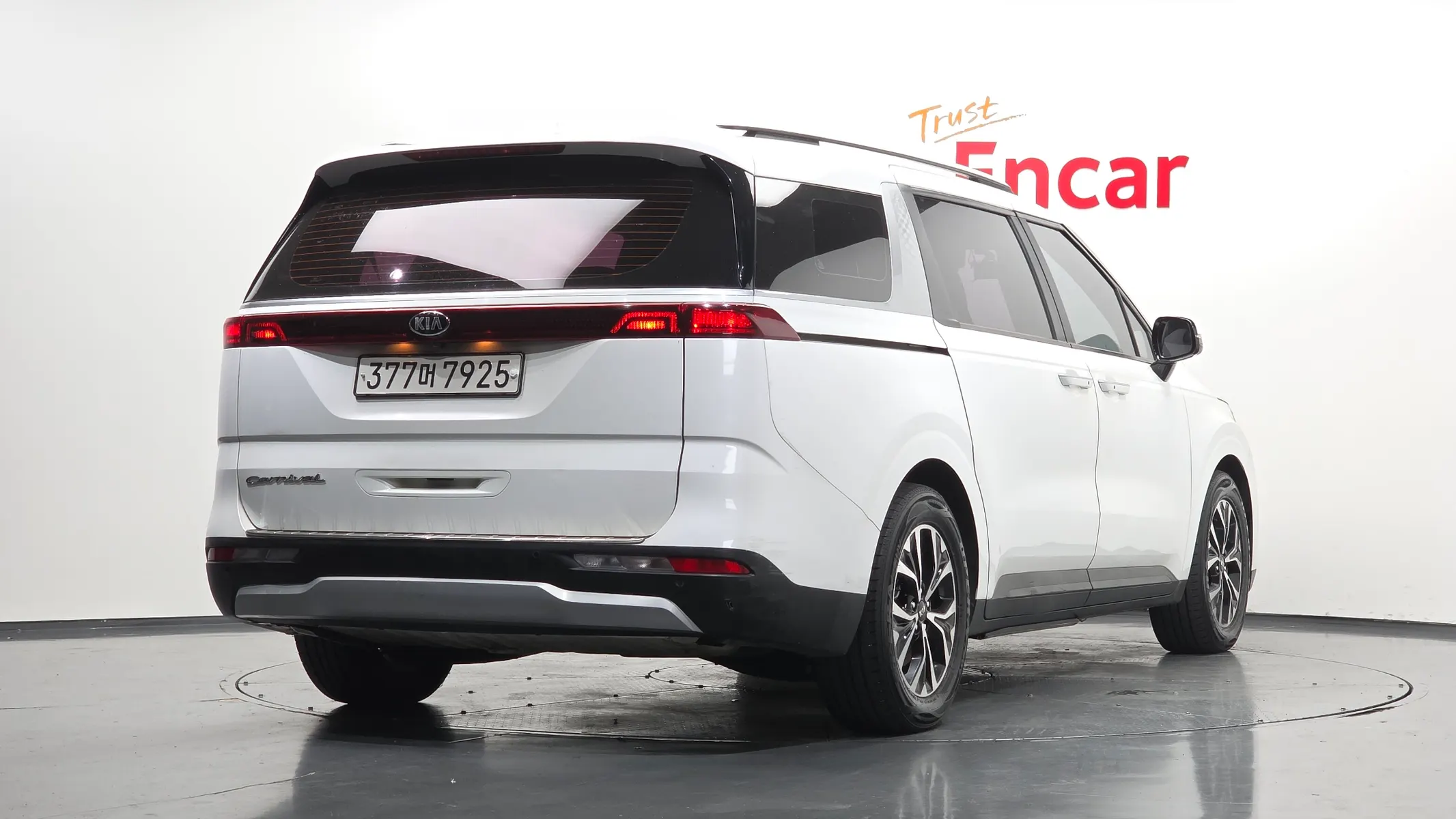 Kia Carnival (LPG) 2021 2/34