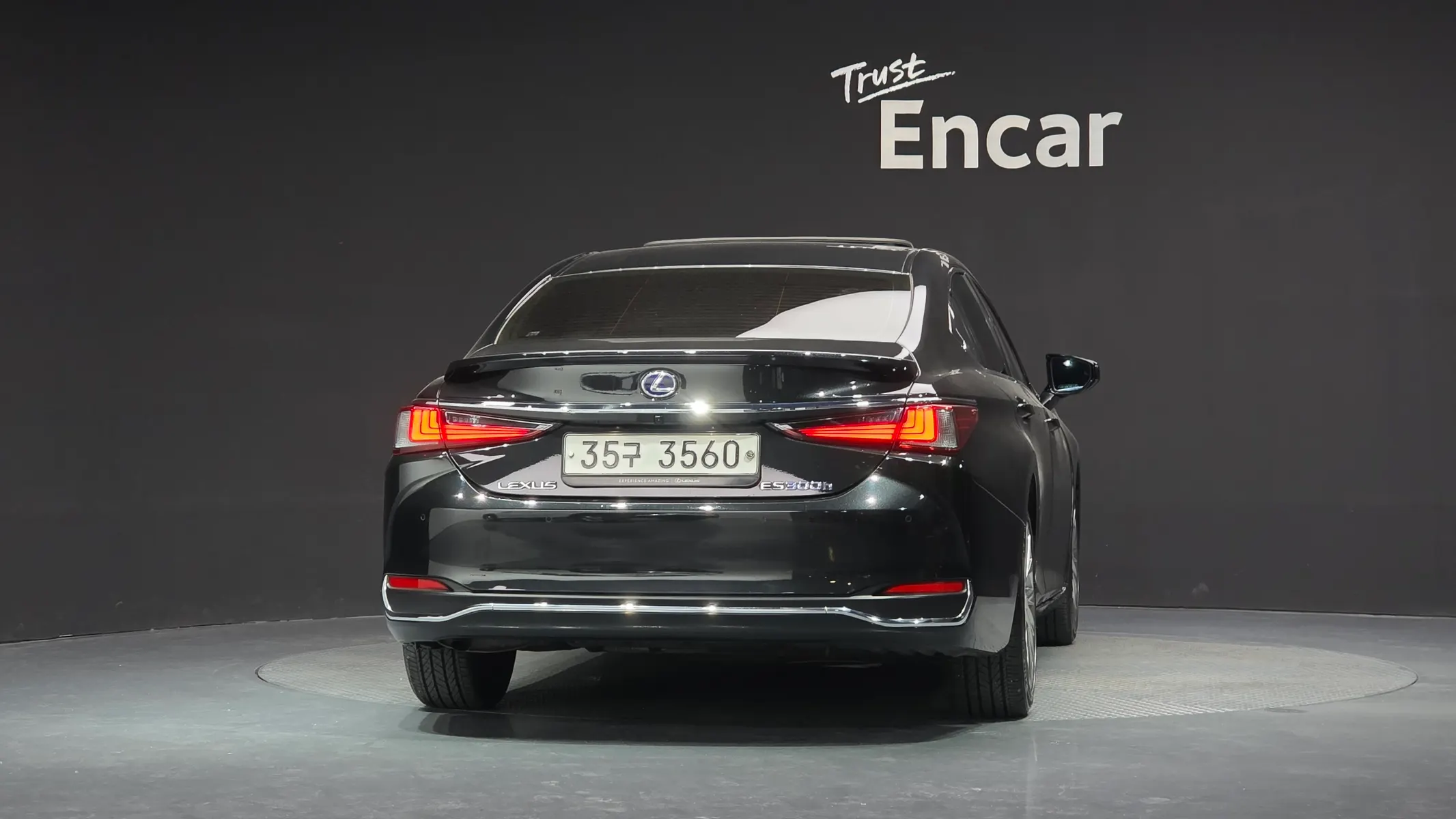 Lexus ES300h 7 2019 3/5