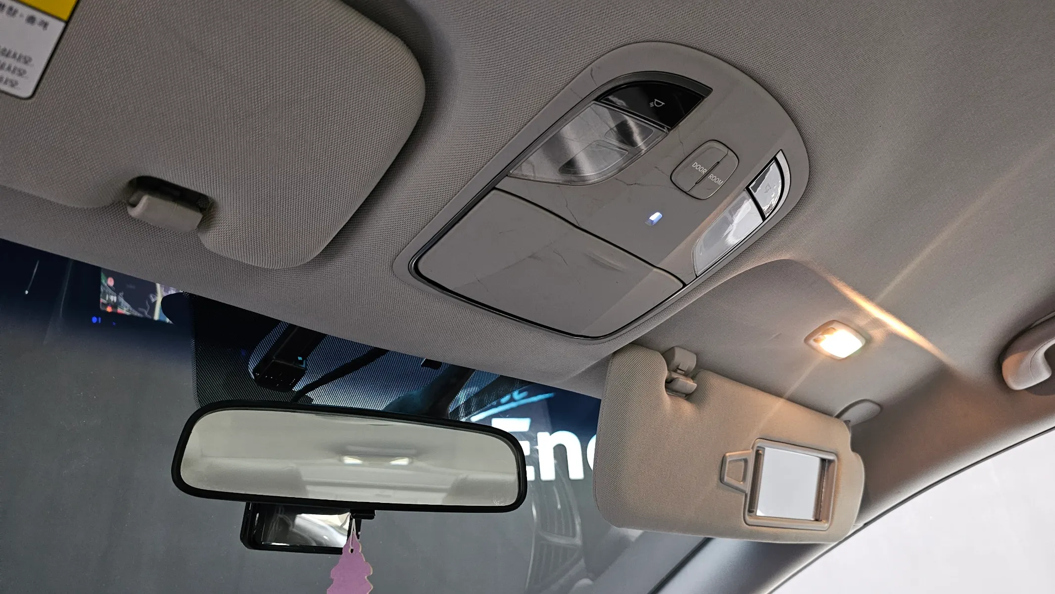 Hyundai YF LPI () 2012 30/31