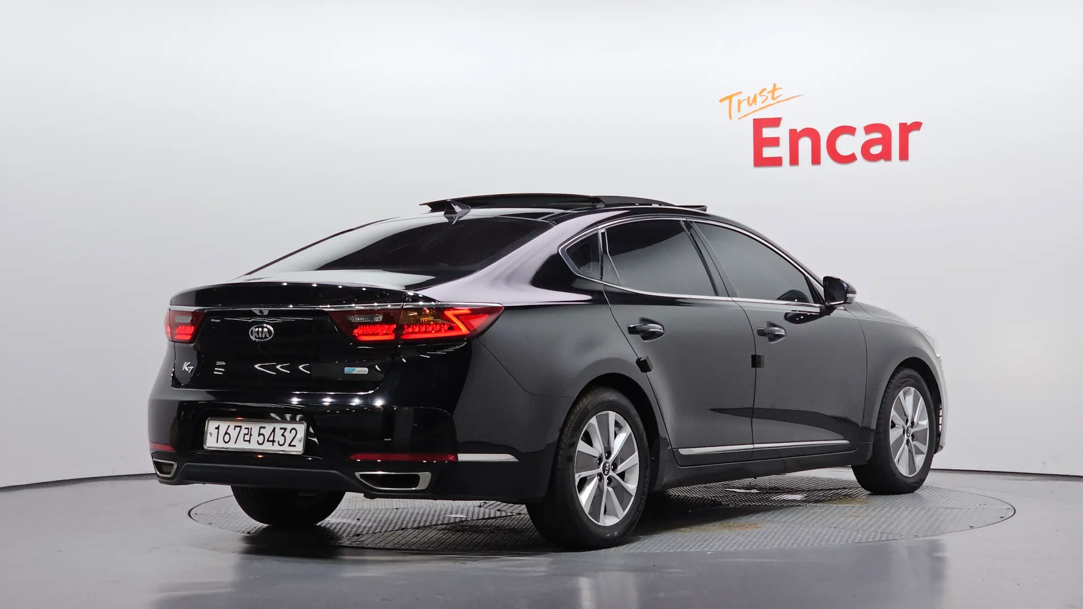 Kia K7 2017 2/33
