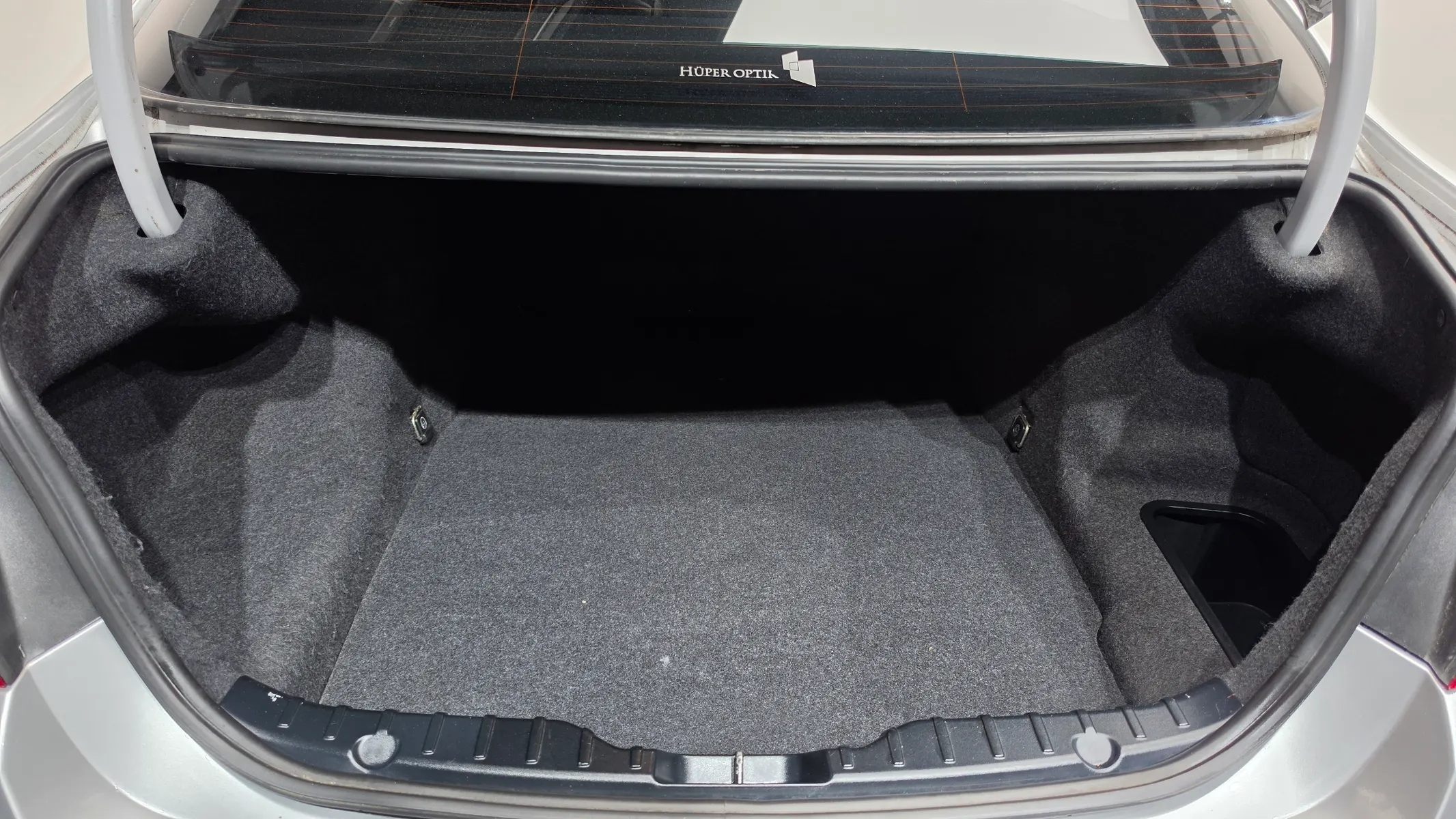 BMW 5 Series (F10) 528i xDrive 2013 20/21