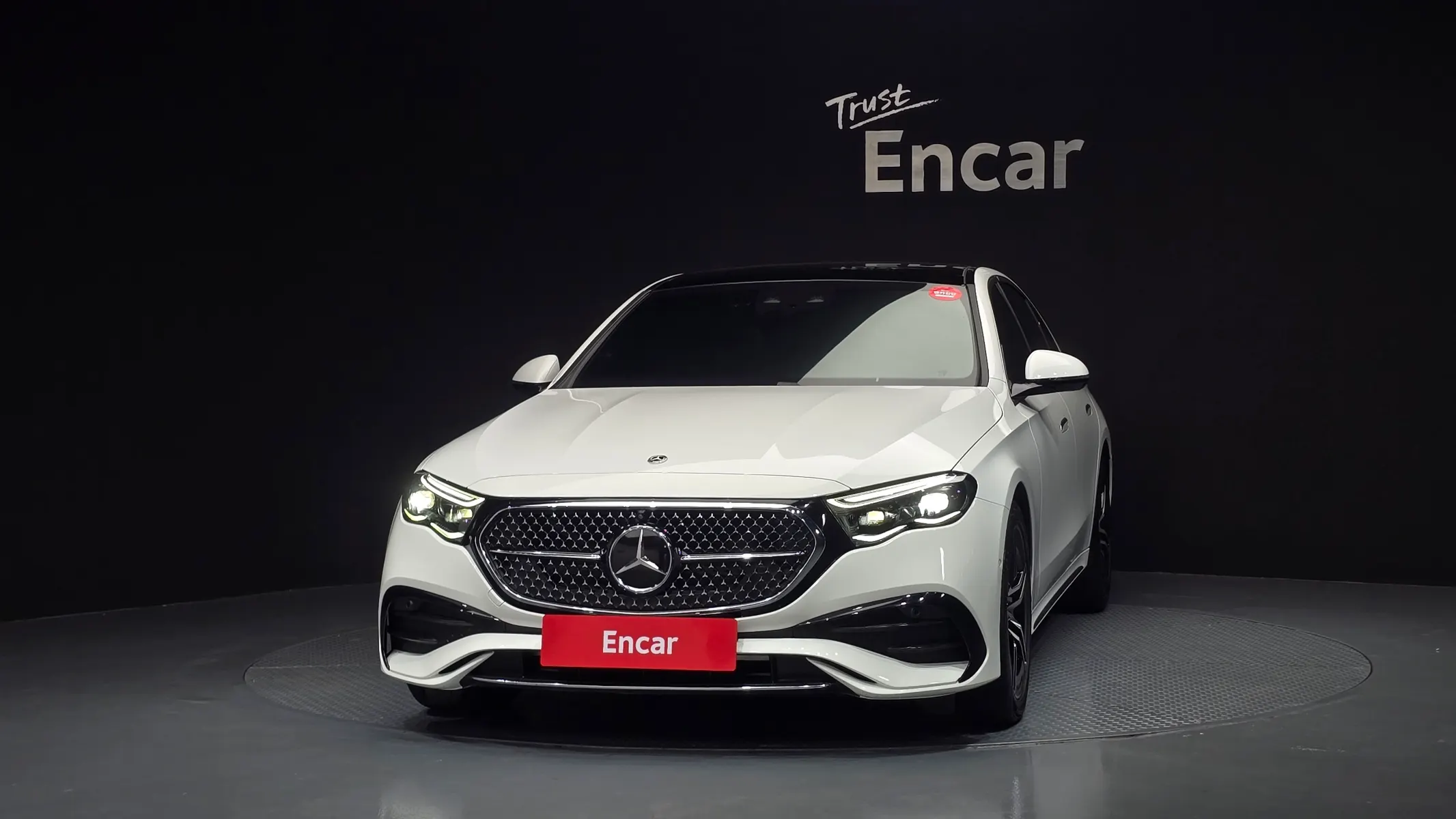 Mercedes-Benz E-Class W214 E300 4MATIC AMG Line 2024 3/32