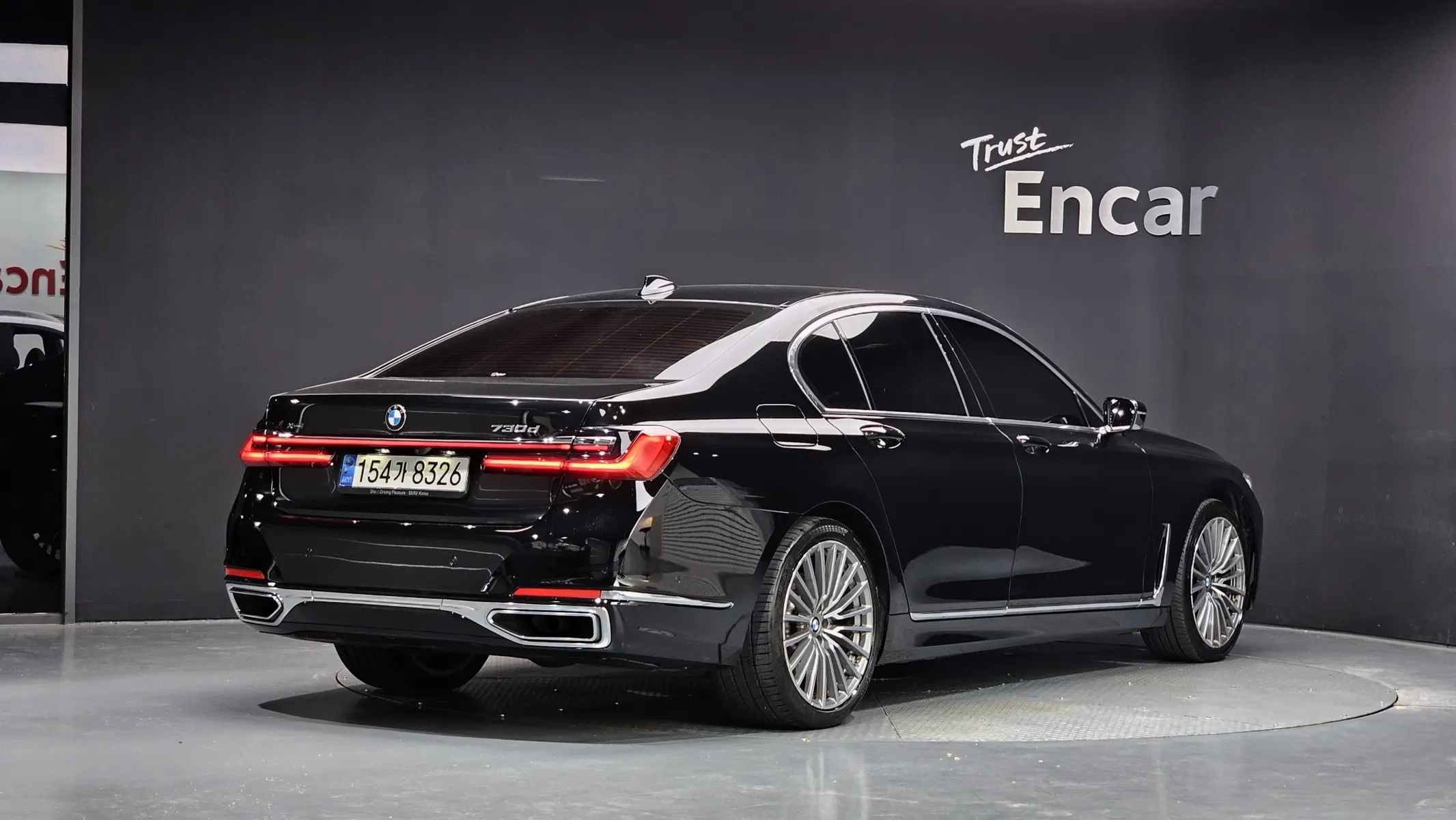 BMW 7 Series (G11) 730d xDrive 2021 2/32