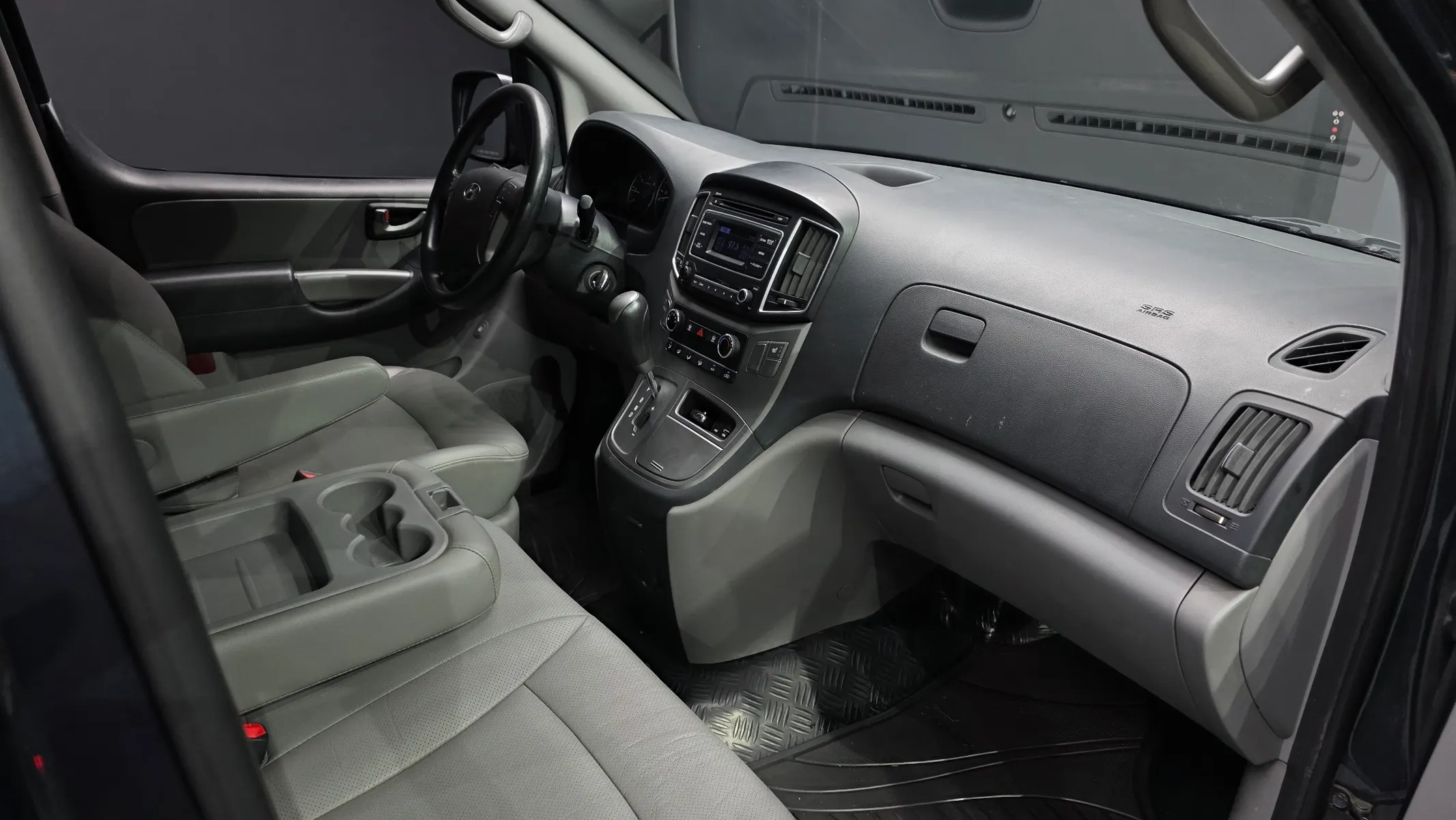 Hyundai Grand Starex 3 2017 4/5