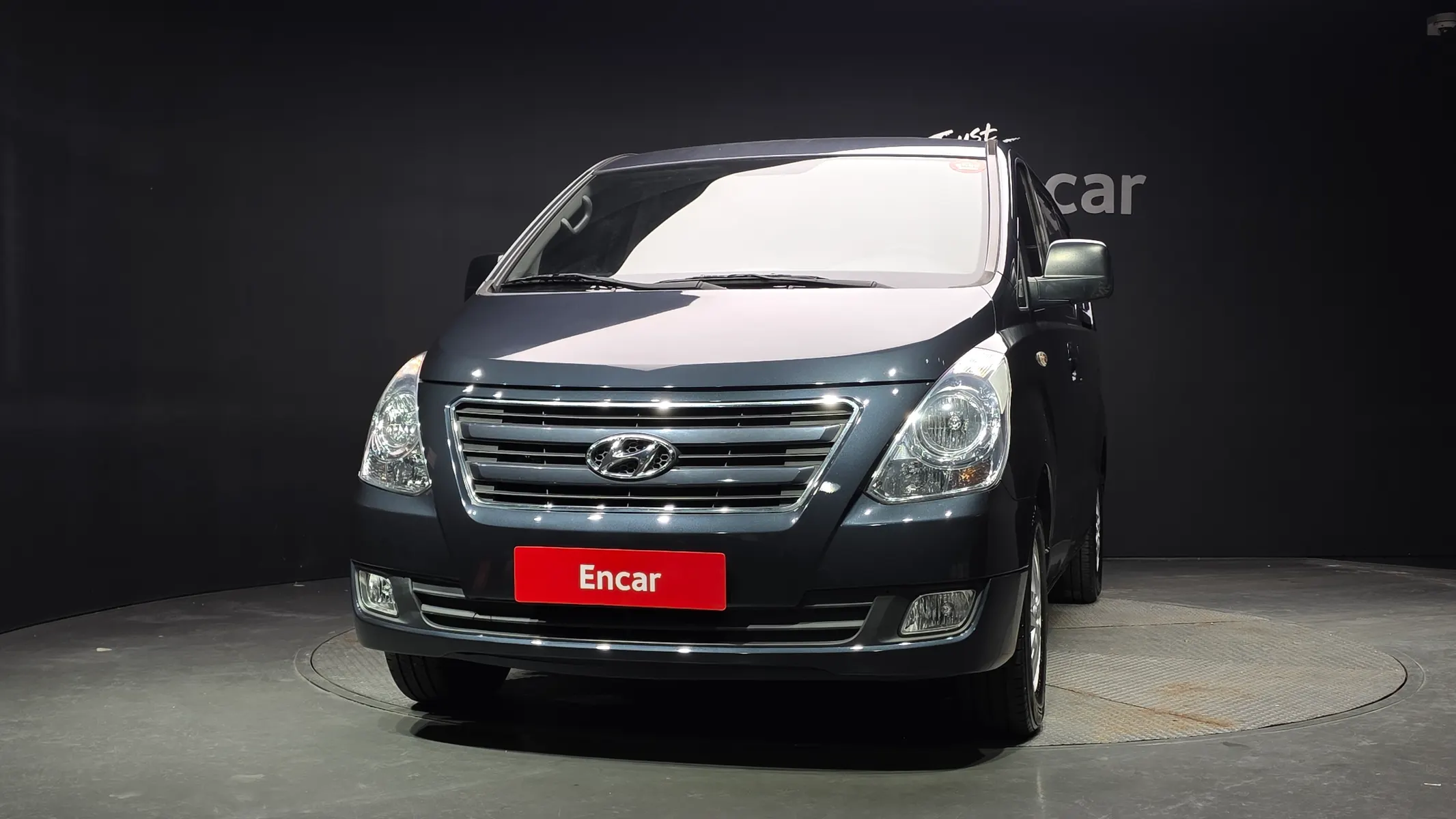 Hyundai Grand Starex 3 2017 2/5