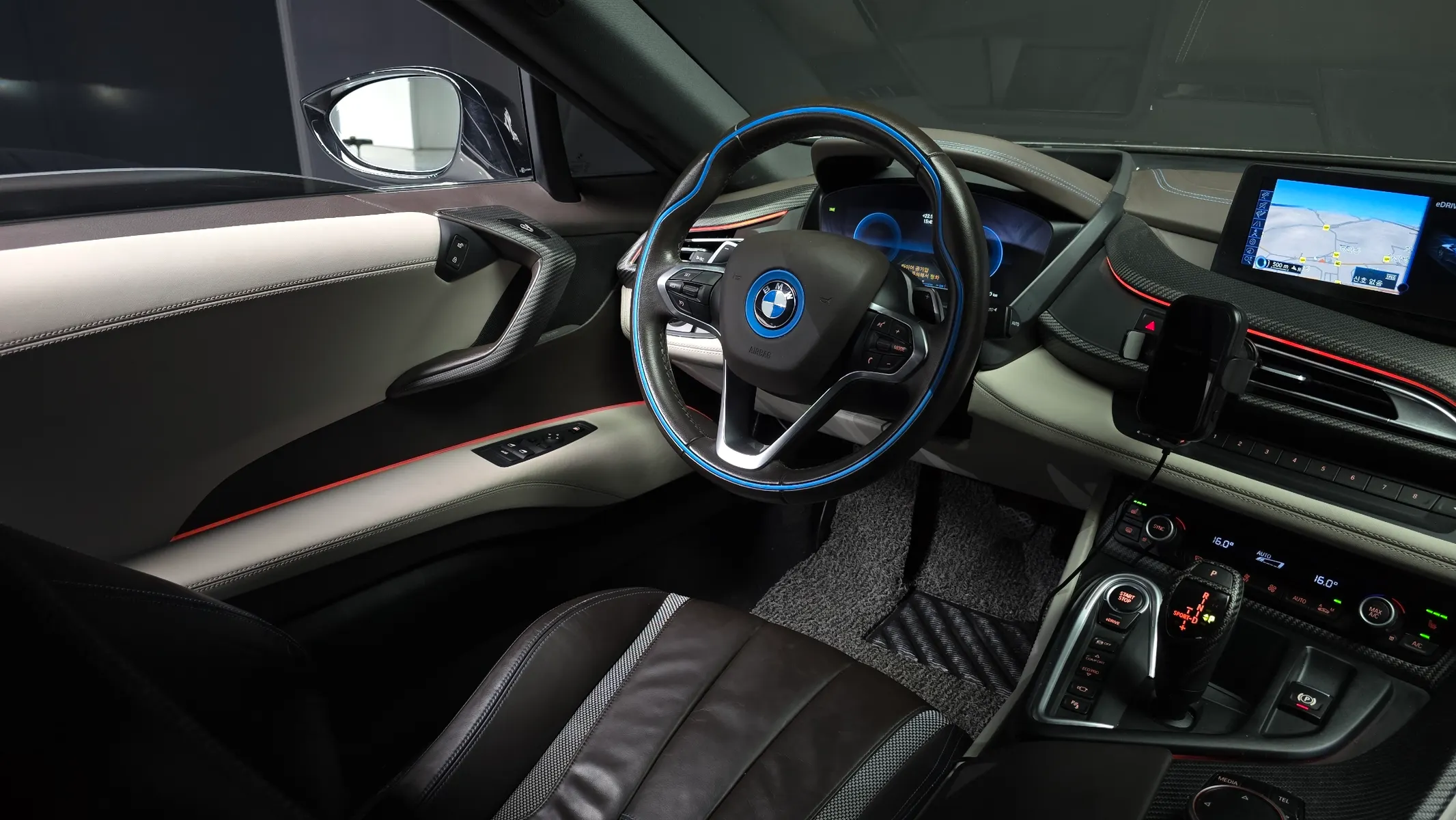 BMW i8 2016 31/32