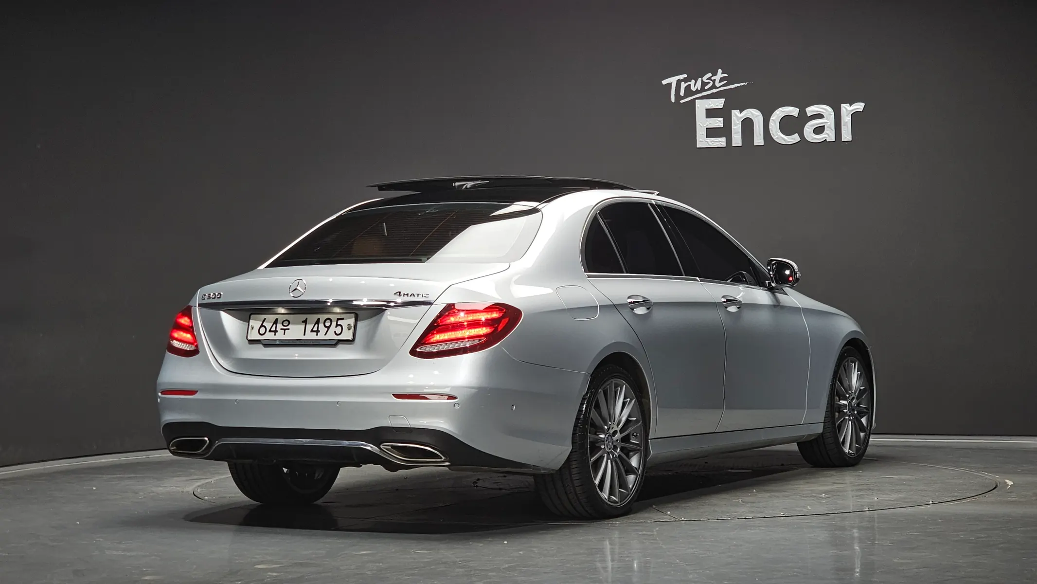 Mercedes-Benz E-Class W213 E300 4MATIC AMG Line 2017 2/21